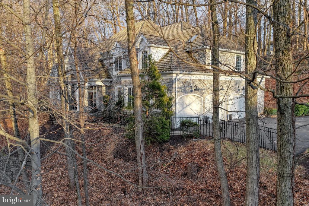 Photo of 624 Carrington Court, HUMMELSTOWN, PA 17036 (MLS # PADA2052738)