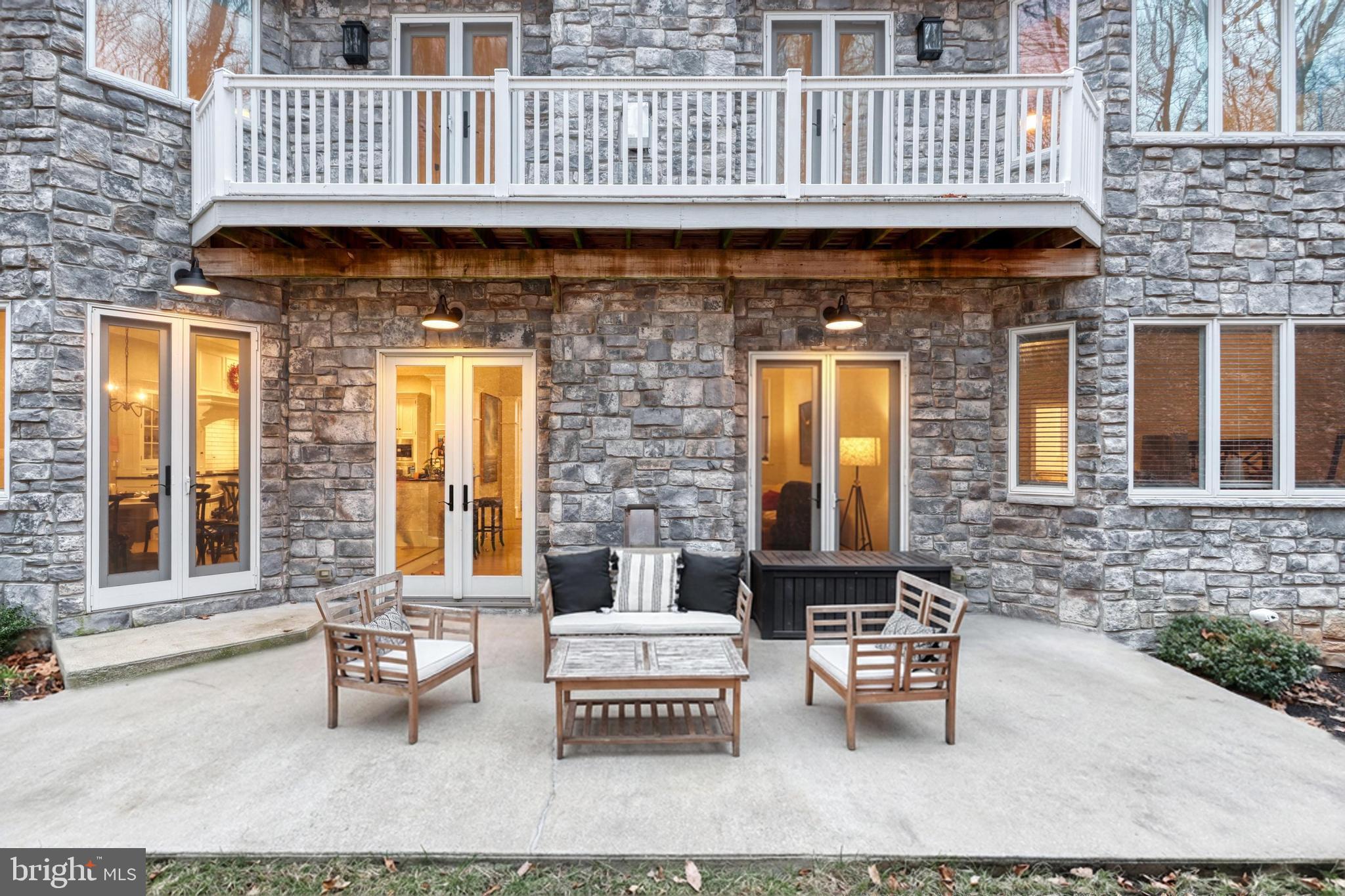 THE OAKS - Residential