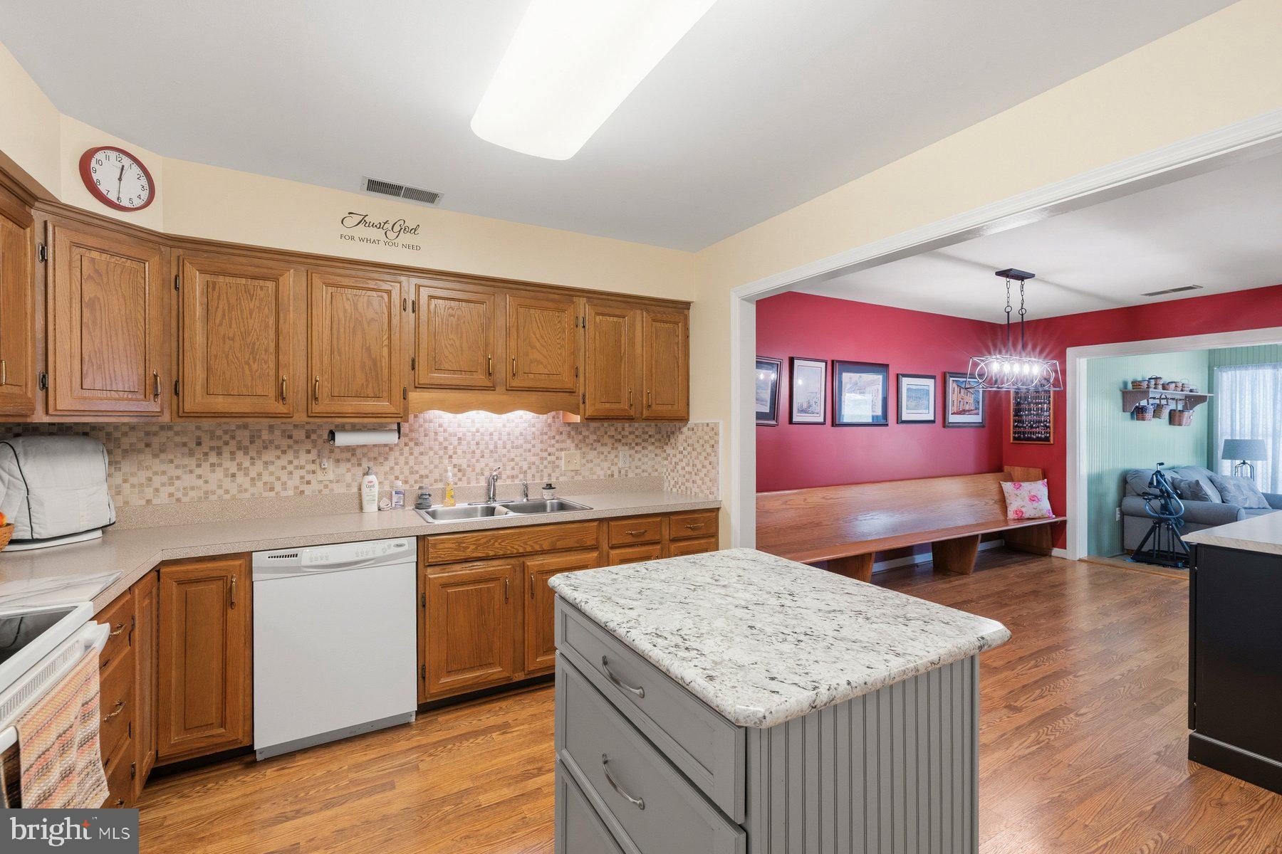 TOWNE OAK VILLAGE - Residential