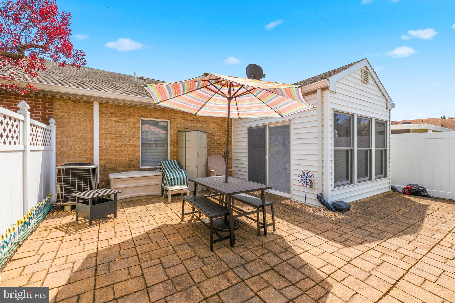 TOWNE OAK VILLAGE - Residential