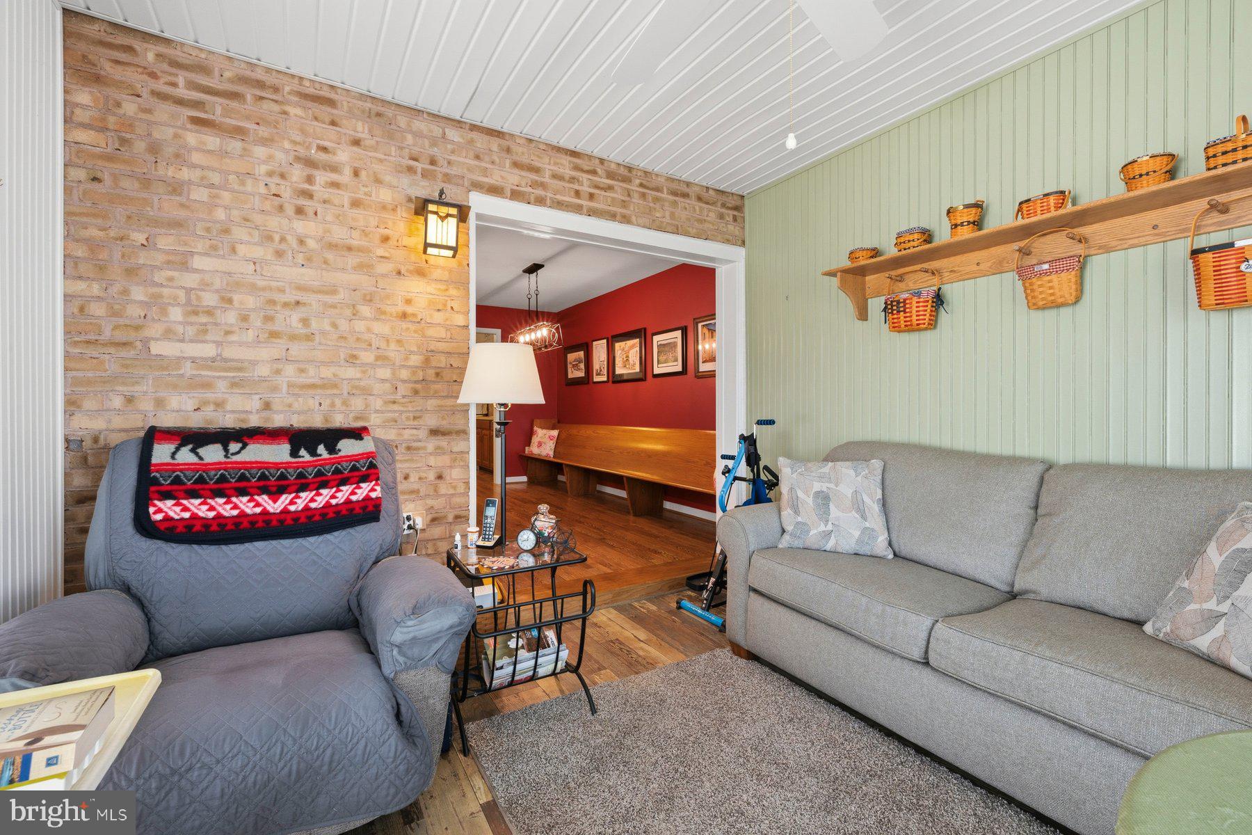 TOWNE OAK VILLAGE - Residential