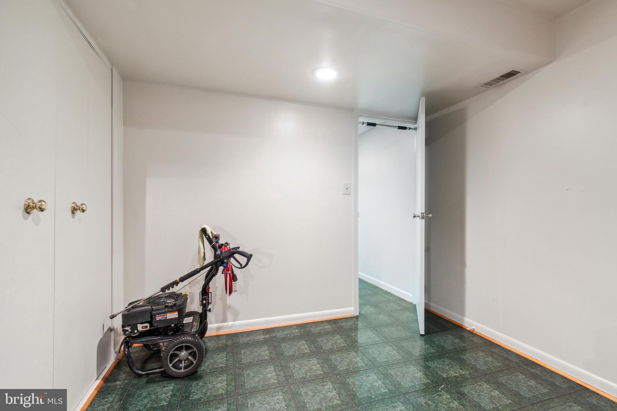 LONGMEAD CROSSING - Residential