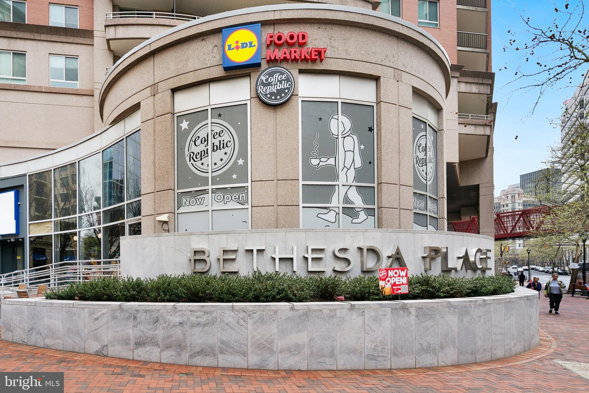 THE CHRISTOPHER - Residential