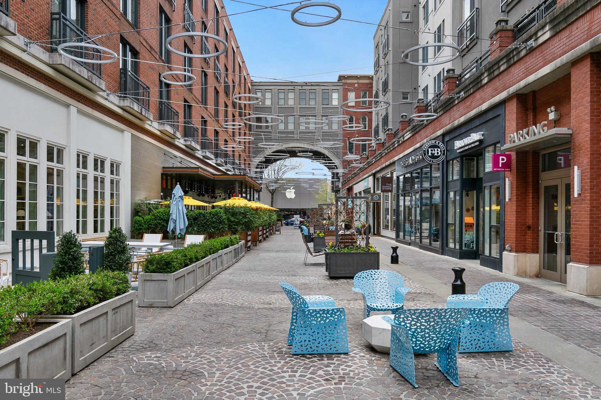 THE CHRISTOPHER - Residential