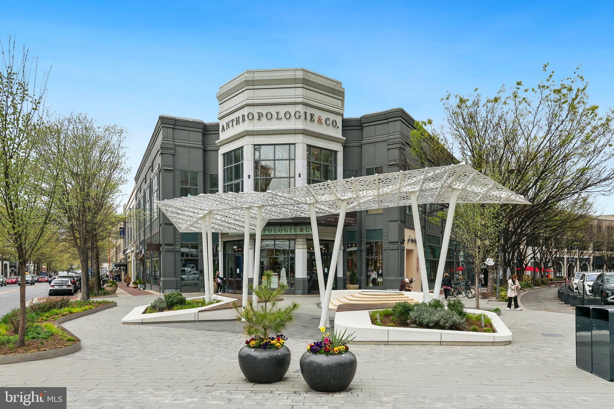 THE CHRISTOPHER - Residential