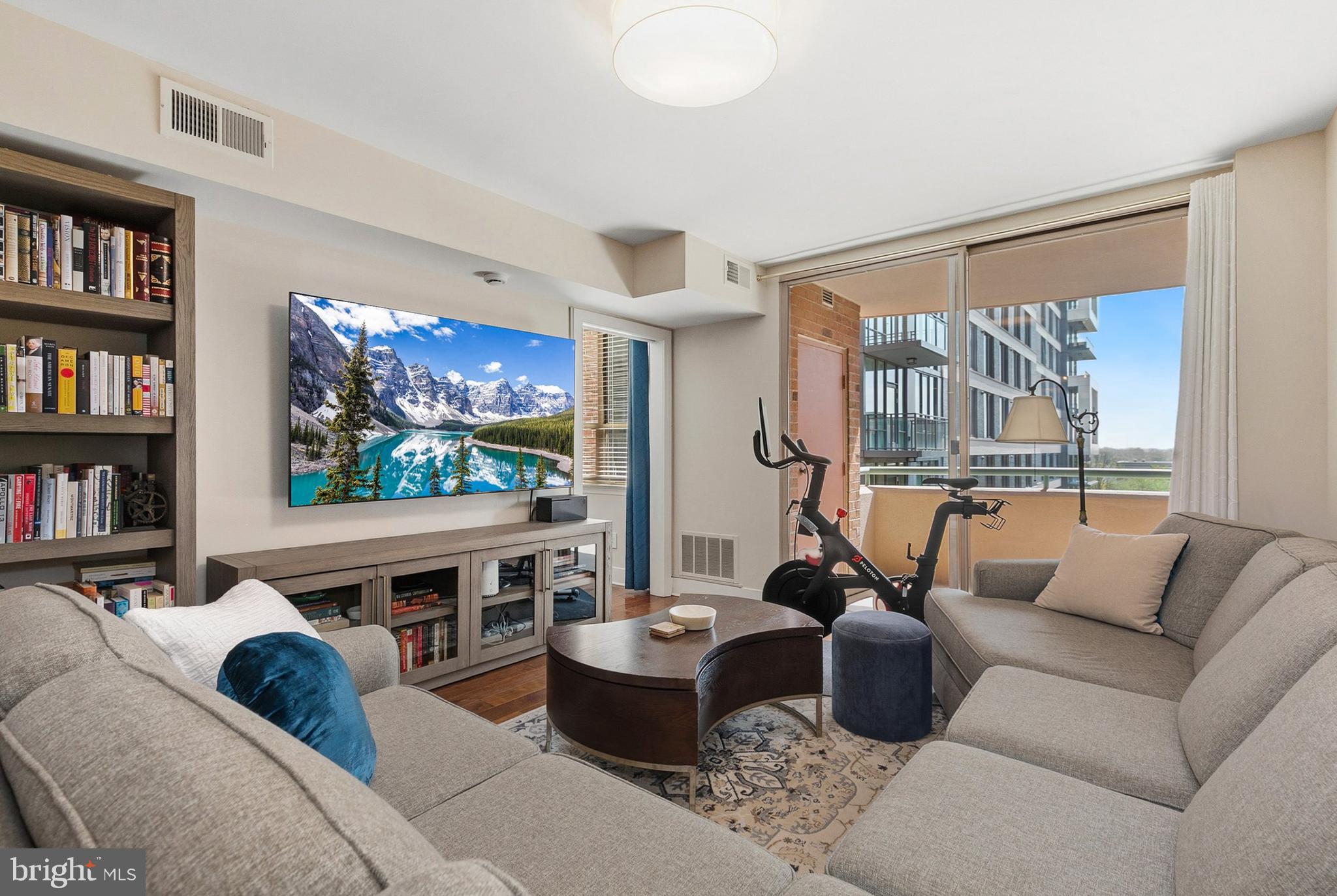 THE CHRISTOPHER - Residential