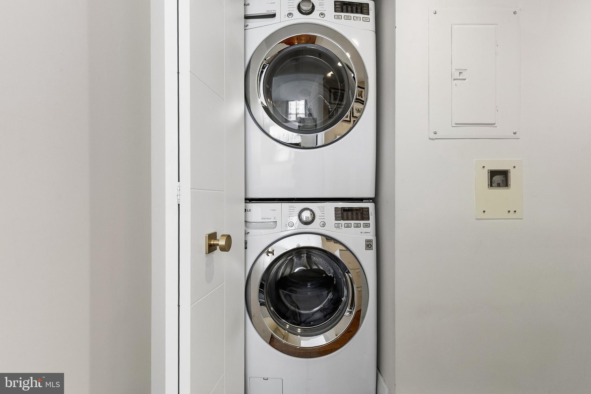 THE CHRISTOPHER - Residential