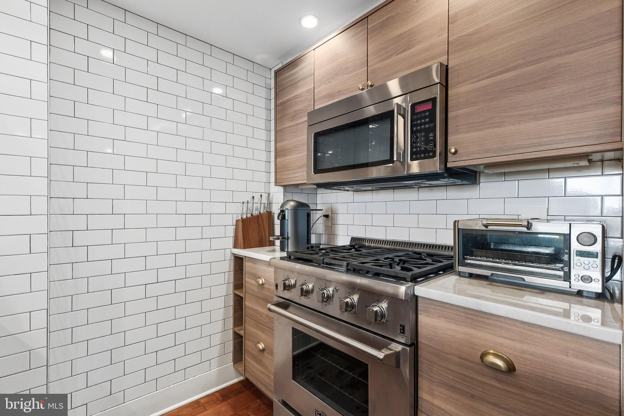 THE CHRISTOPHER - Residential