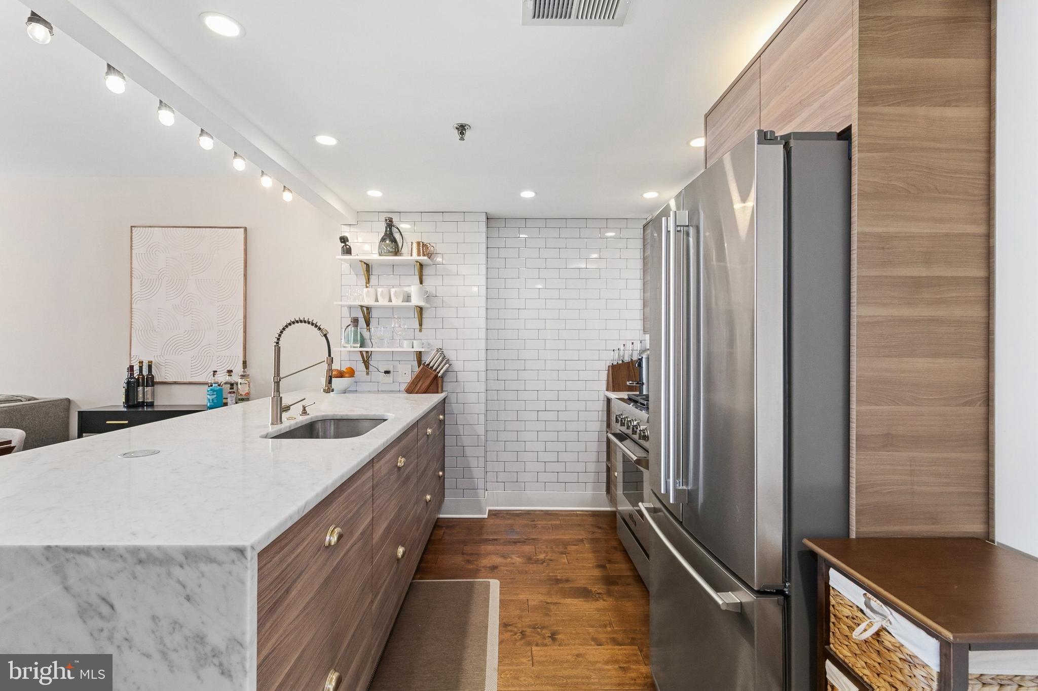 THE CHRISTOPHER - Residential