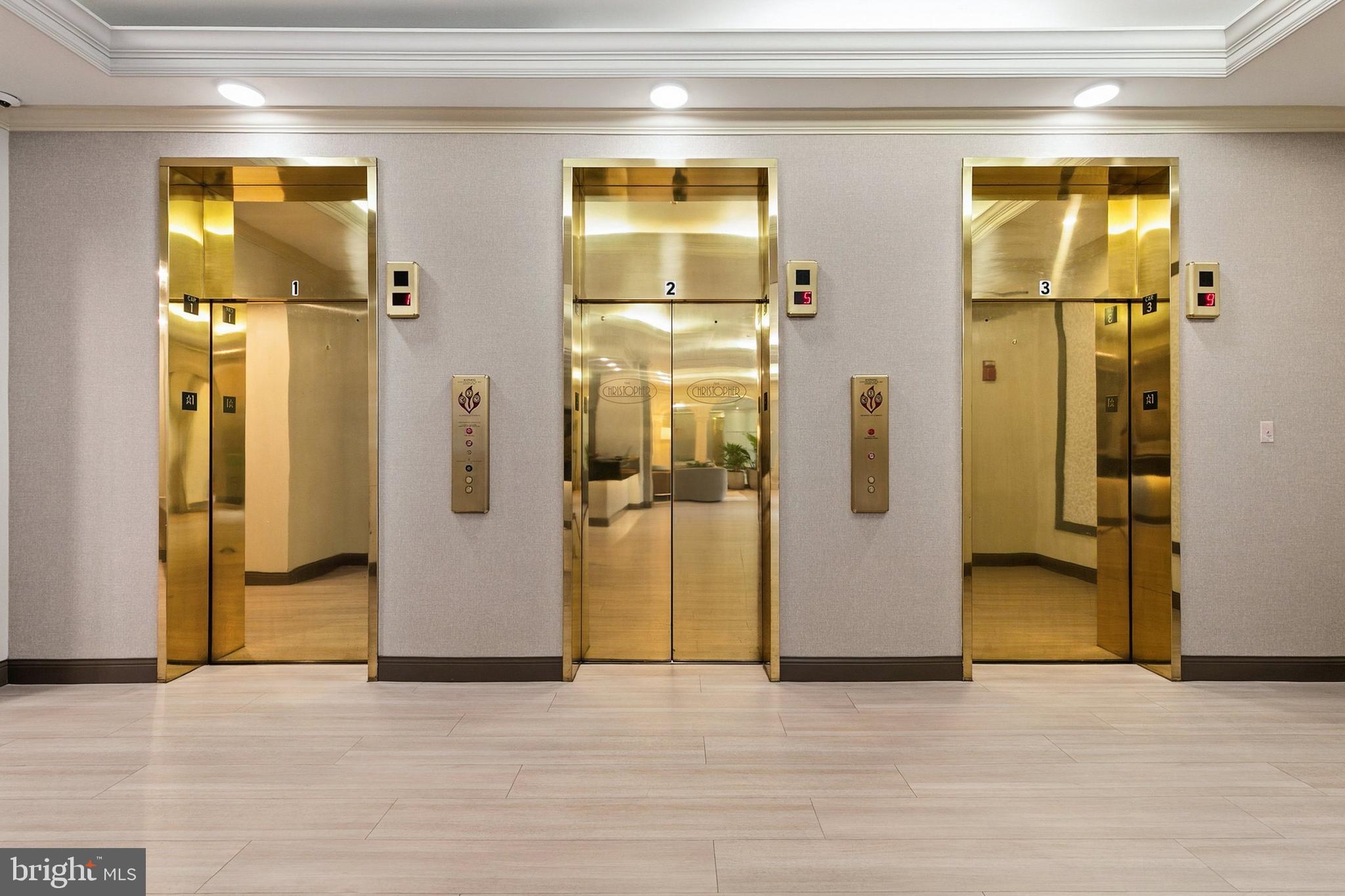 THE CHRISTOPHER - Residential