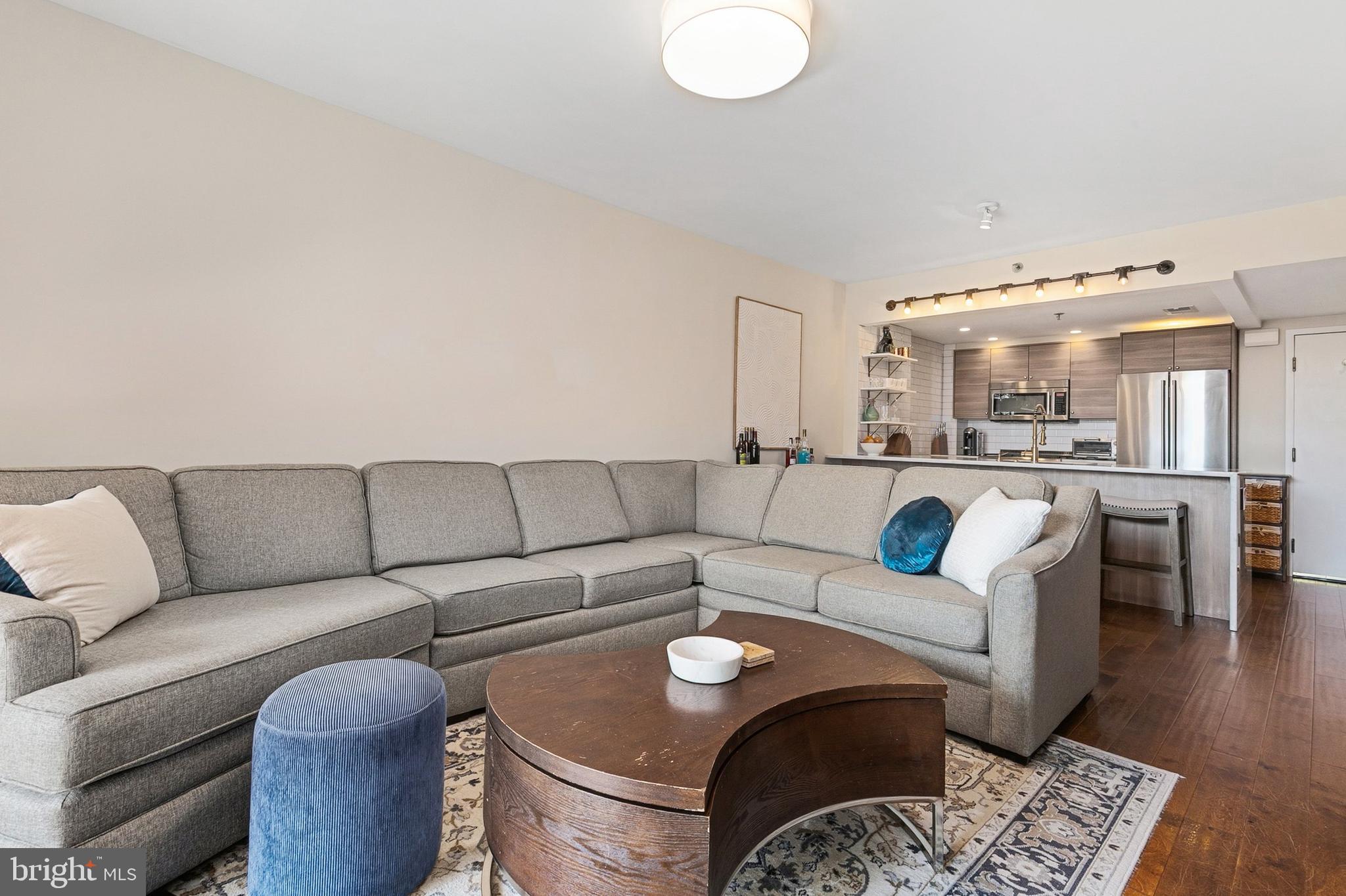 THE CHRISTOPHER - Residential