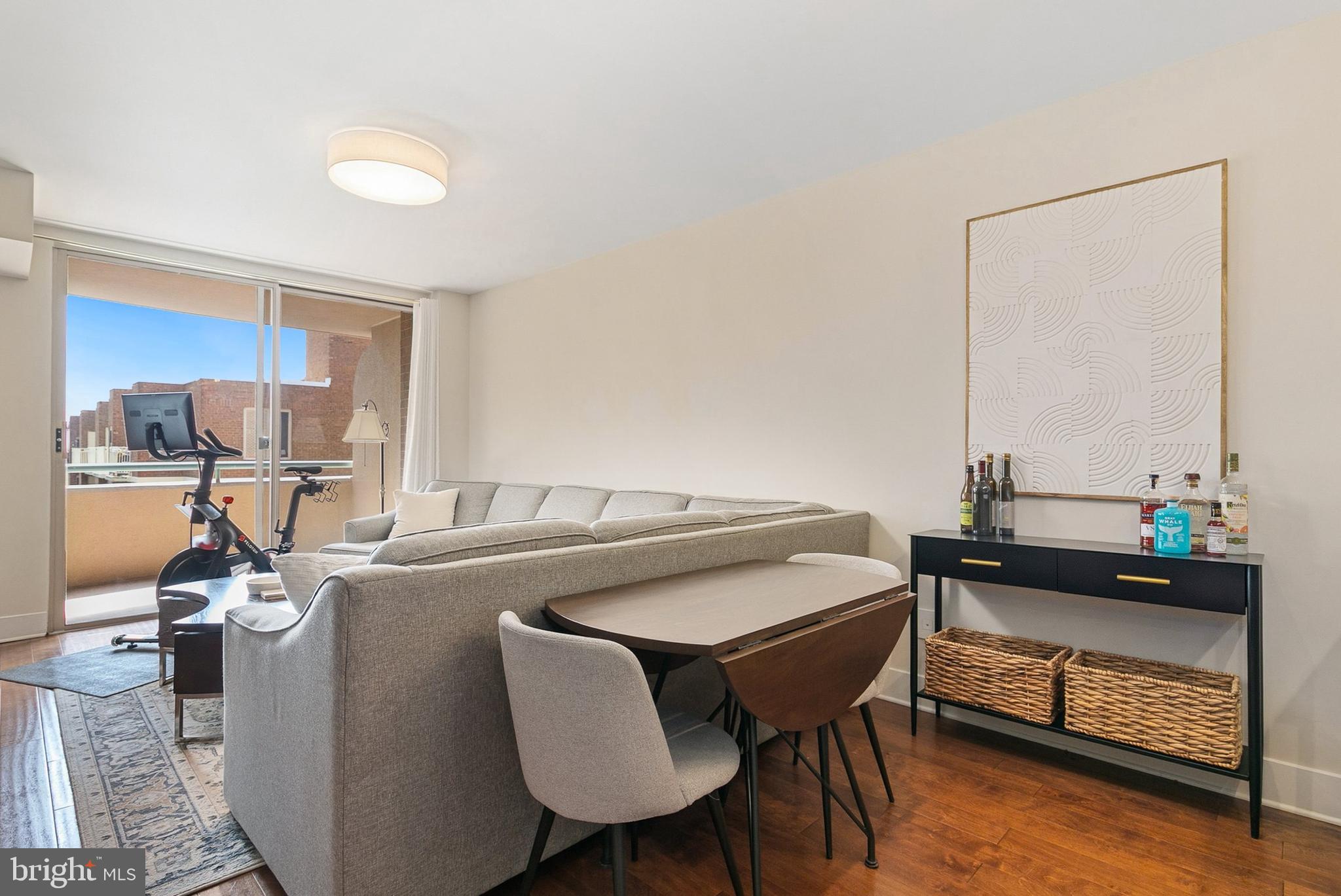 THE CHRISTOPHER - Residential