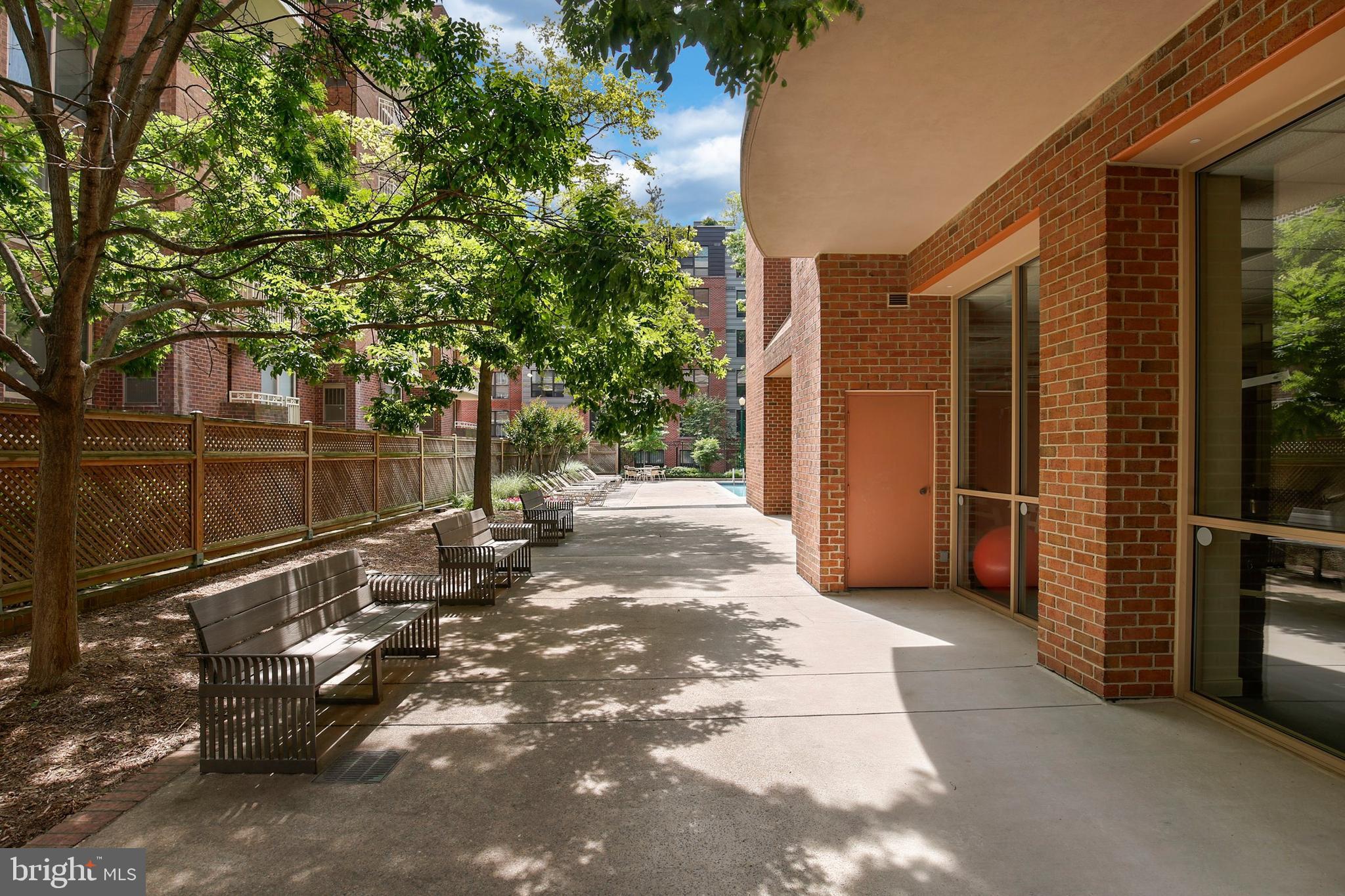 THE CHRISTOPHER - Residential