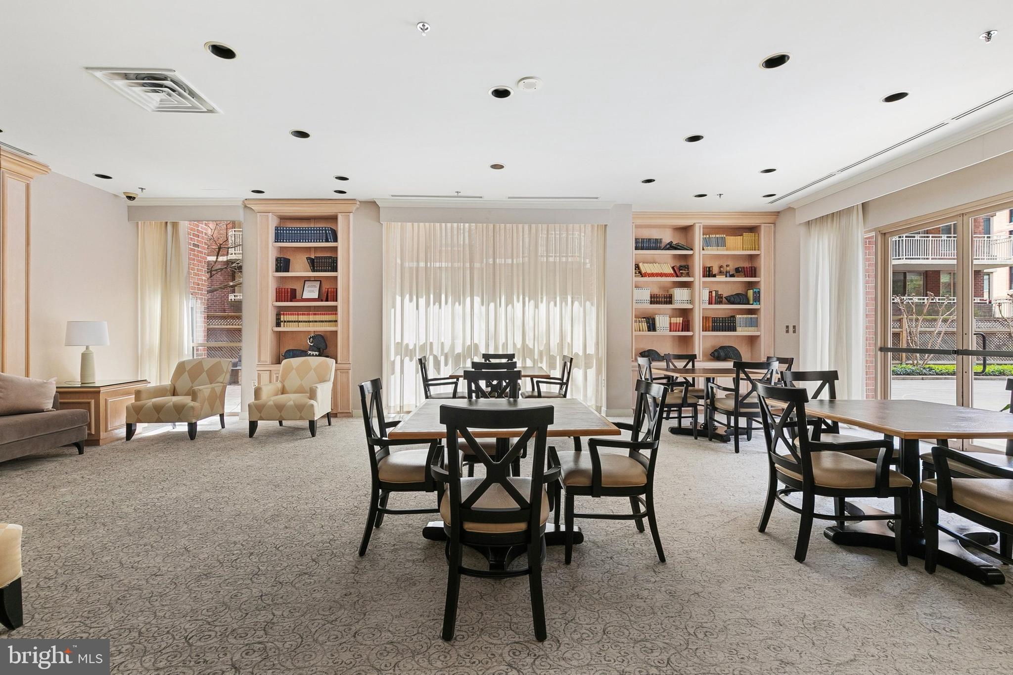 THE CHRISTOPHER - Residential