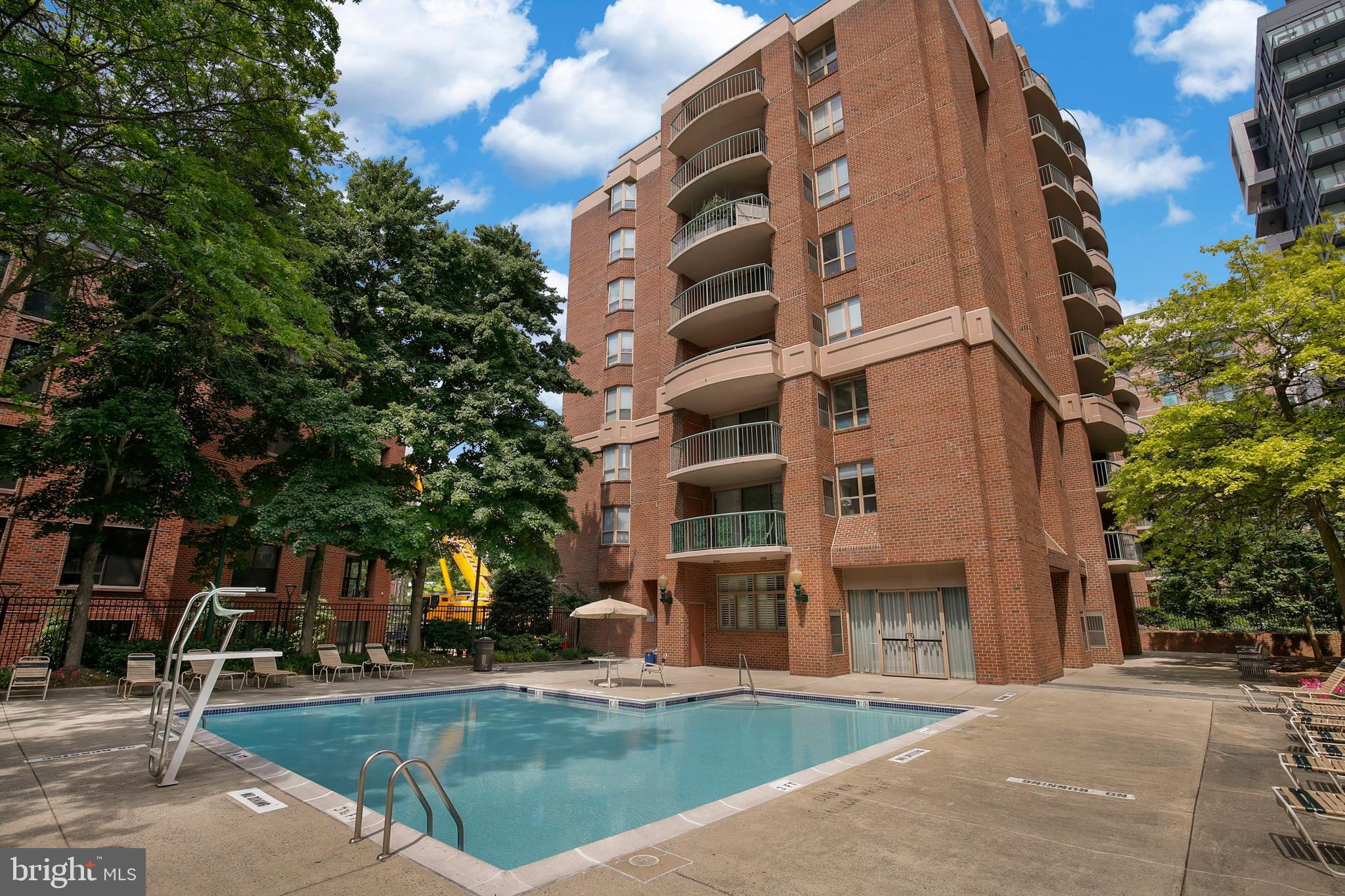 THE CHRISTOPHER - Residential