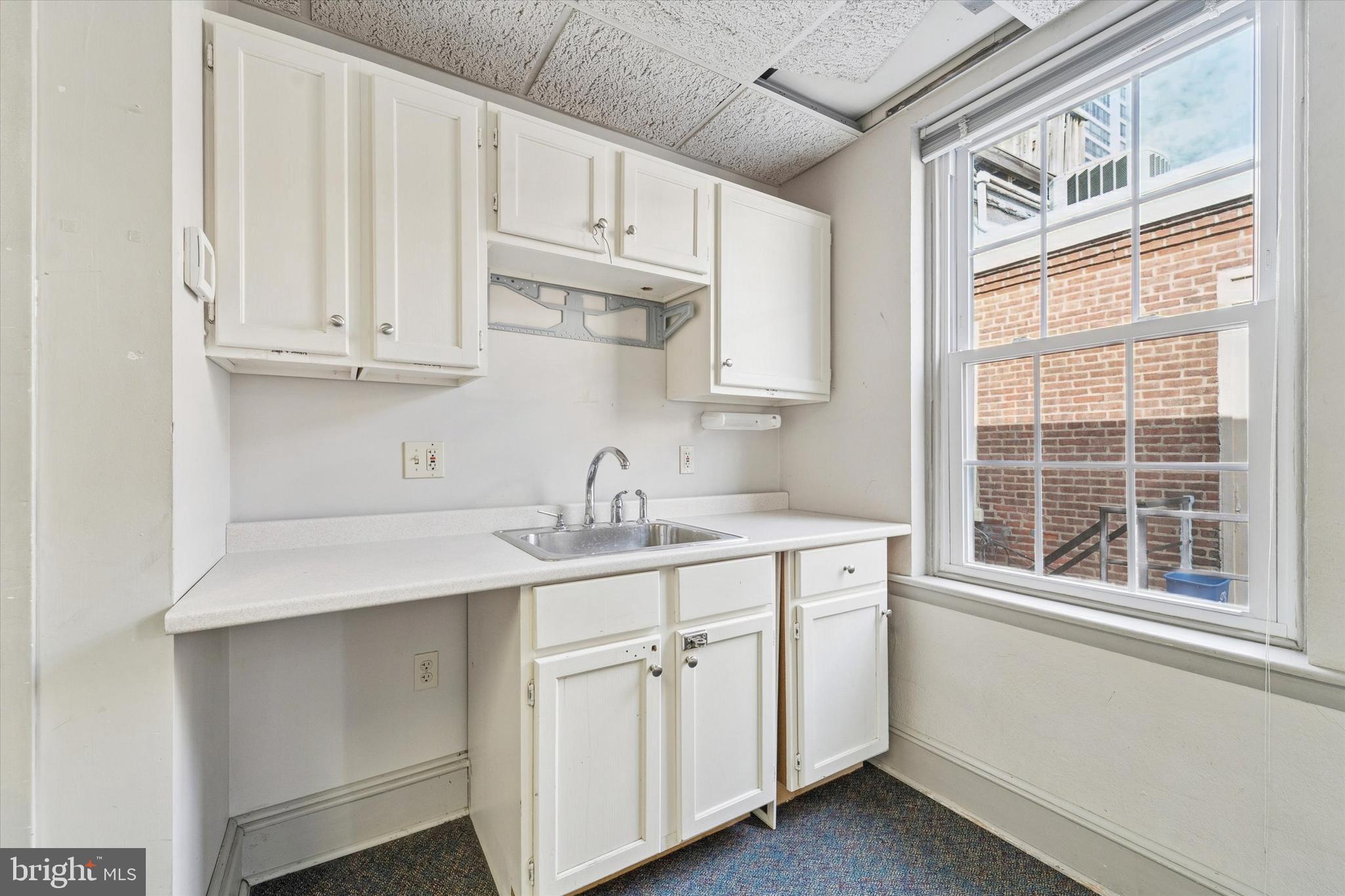 RITTENHOUSE SQUARE - Residential Income