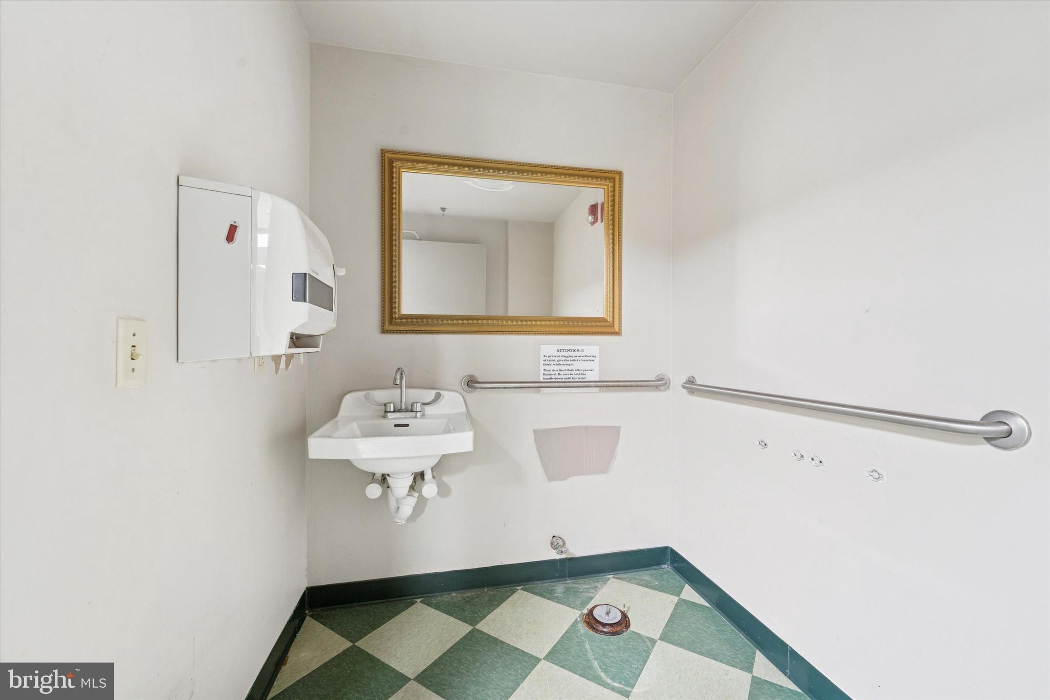 RITTENHOUSE SQUARE - Residential Income