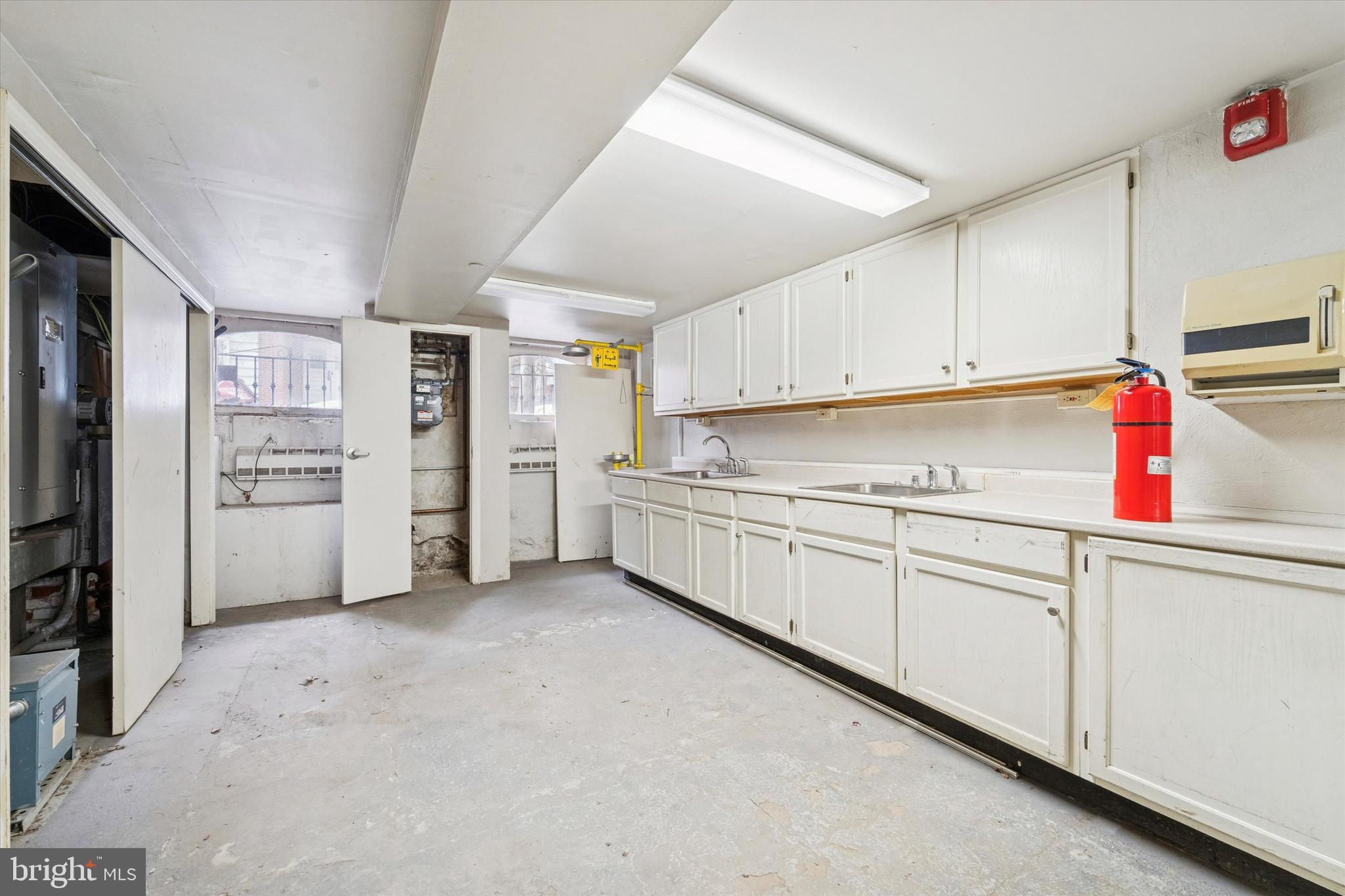 RITTENHOUSE SQUARE - Residential Income