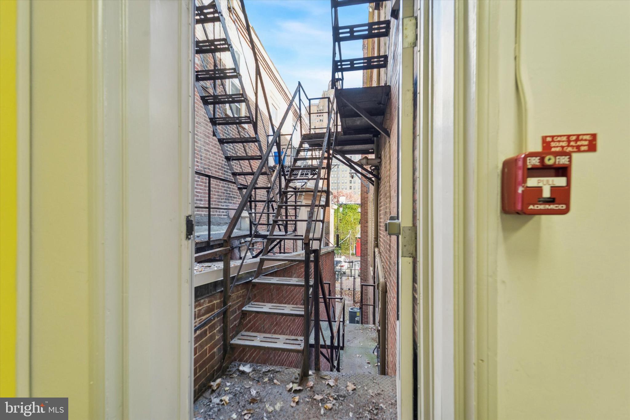 RITTENHOUSE SQUARE - Residential Income