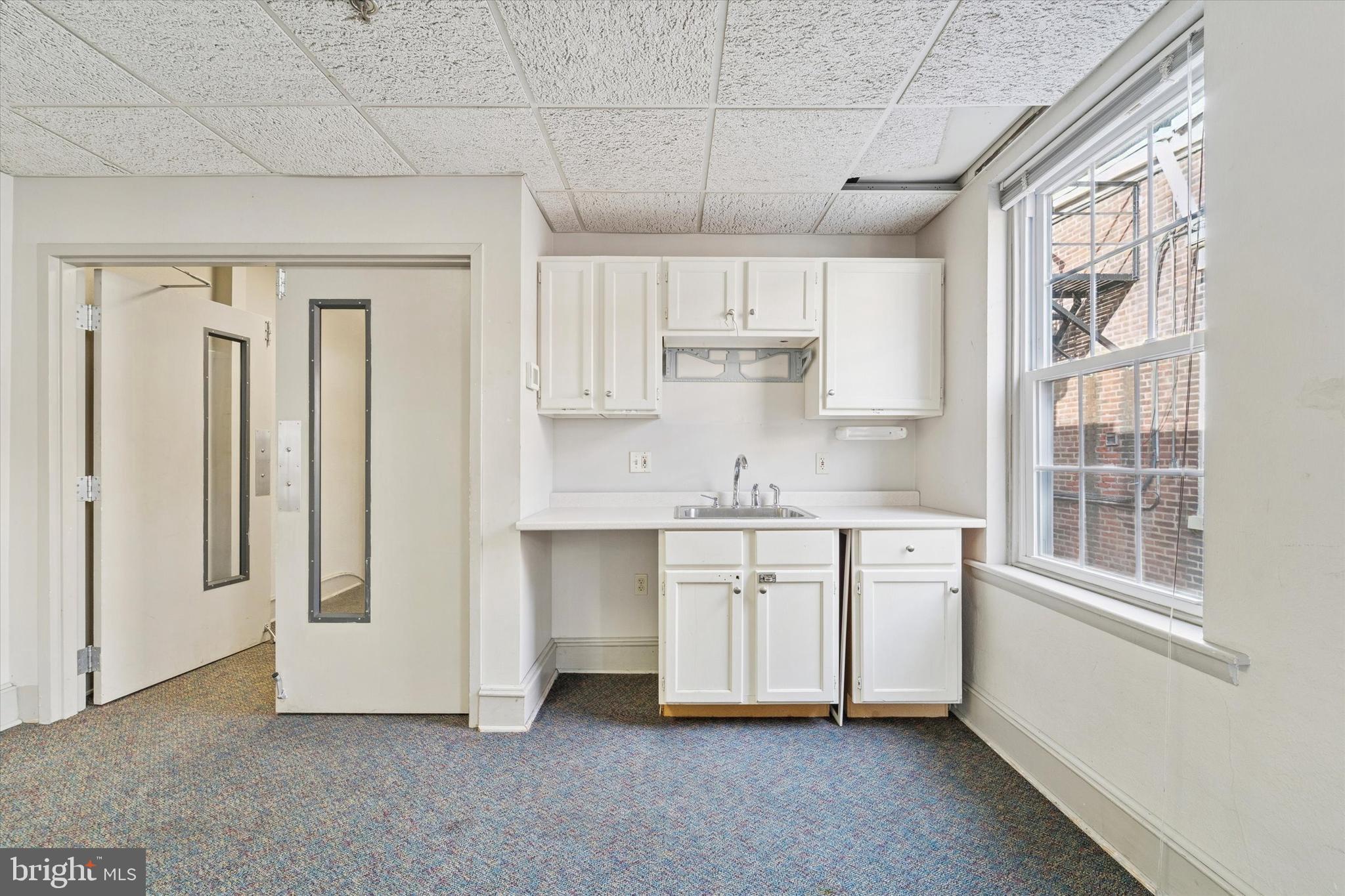 RITTENHOUSE SQUARE - Residential Income