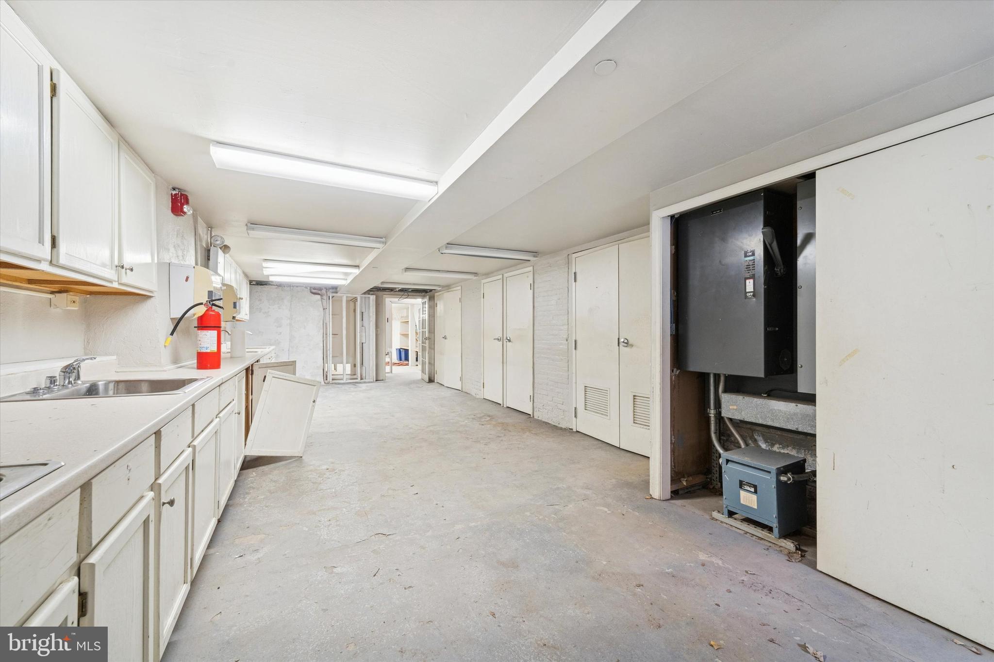 RITTENHOUSE SQUARE - Residential Income