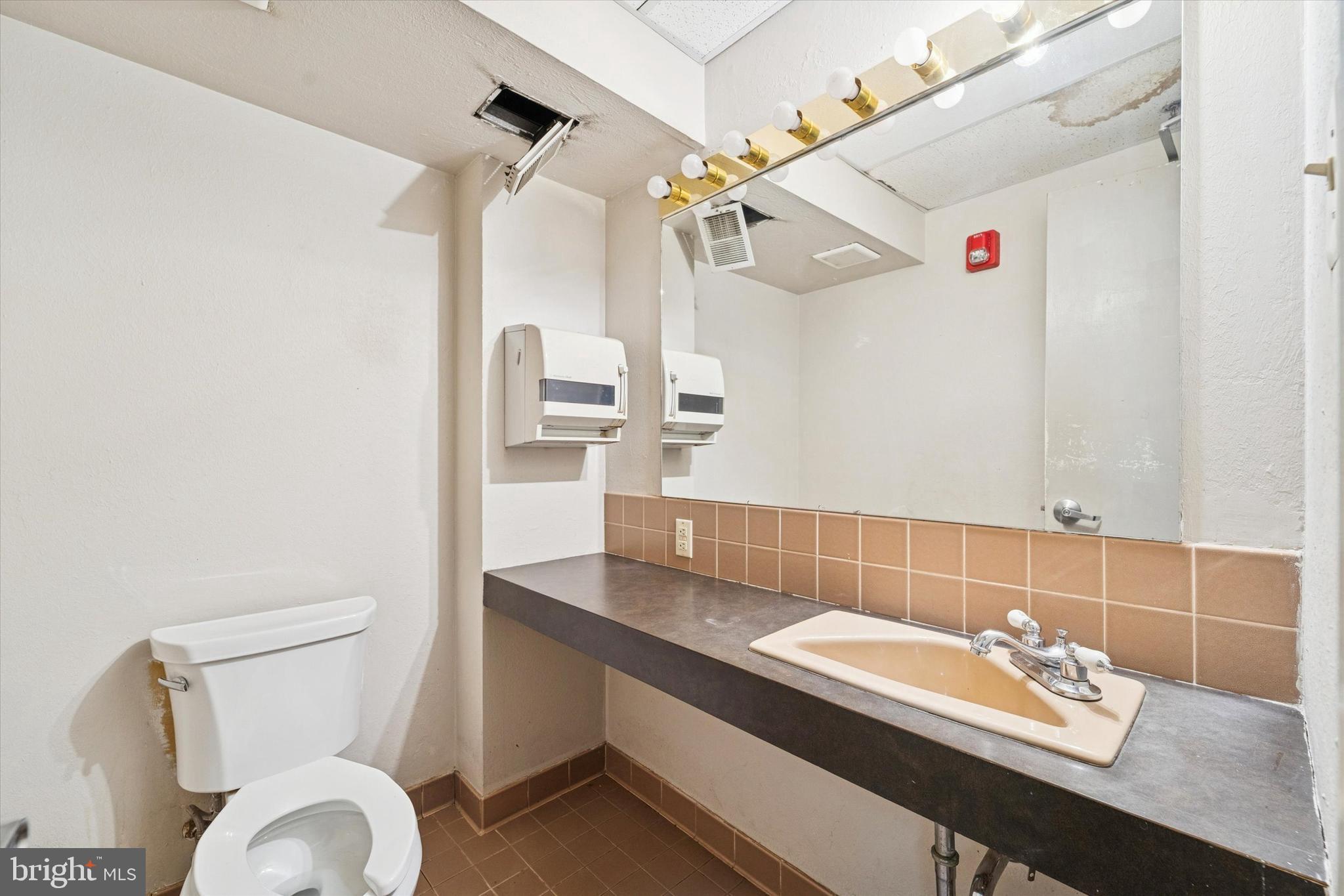 RITTENHOUSE SQUARE - Residential Income