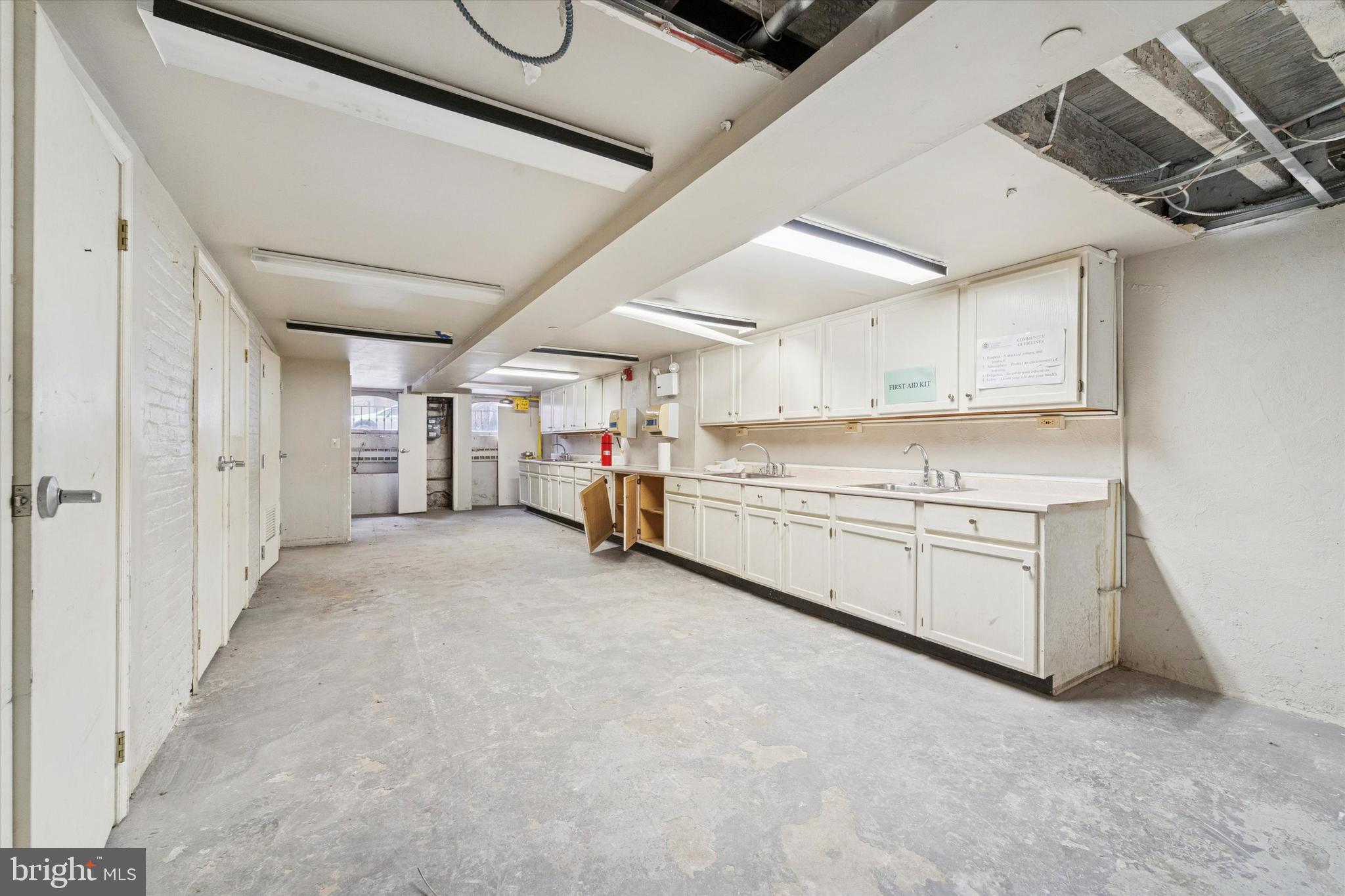 RITTENHOUSE SQUARE - Residential Income