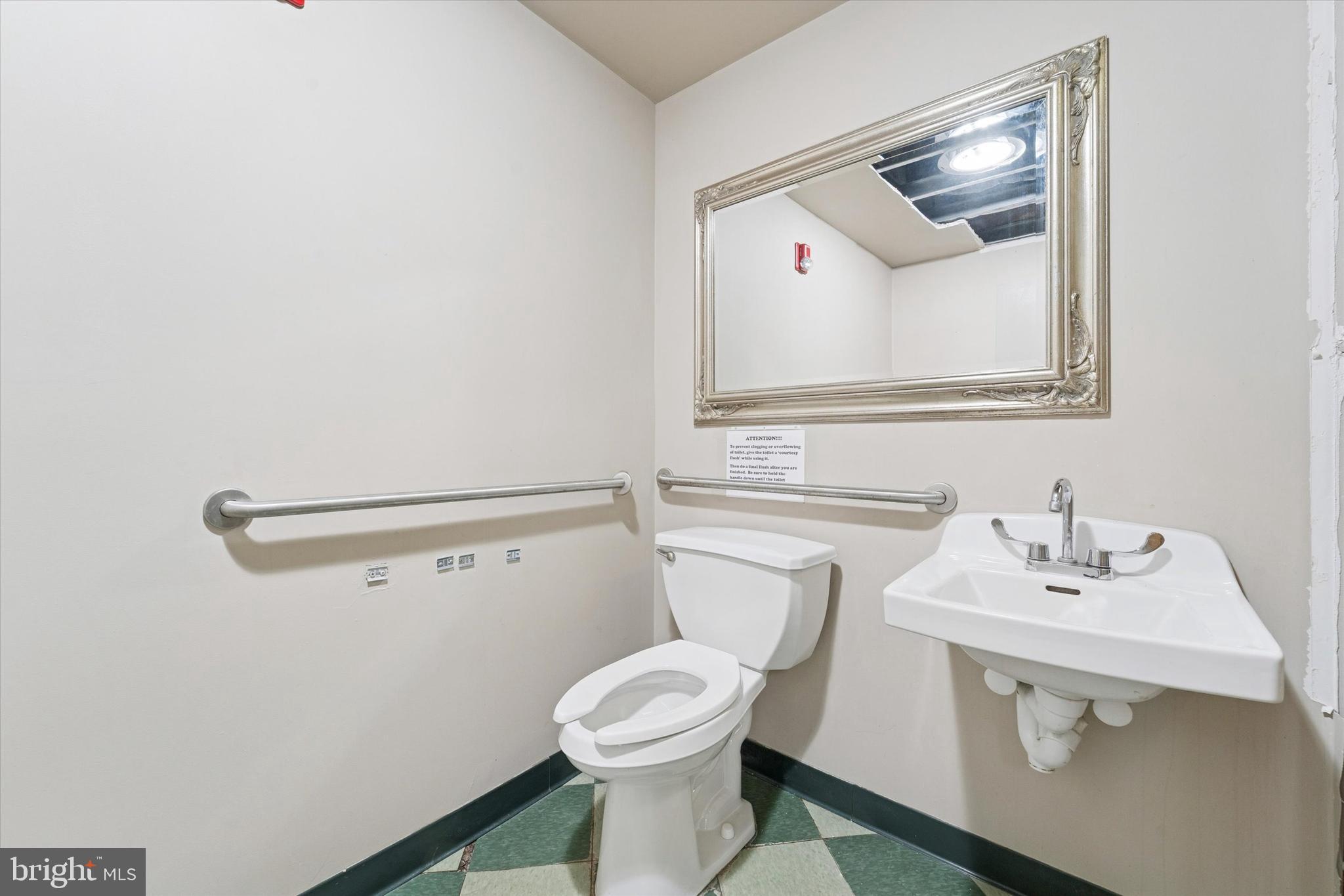 RITTENHOUSE SQUARE - Residential Income