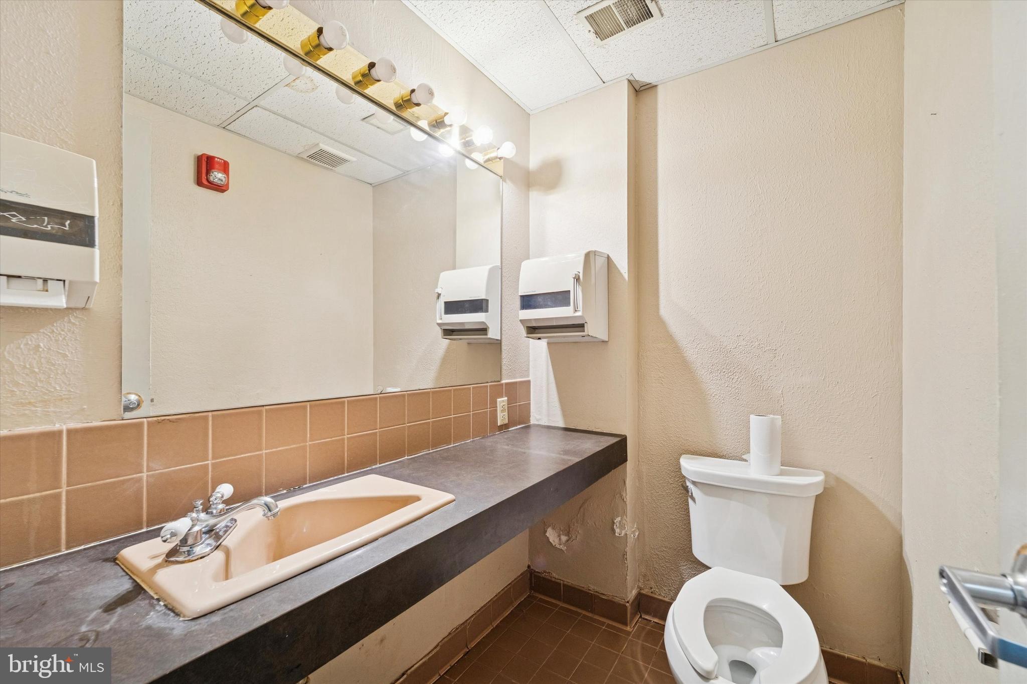 RITTENHOUSE SQUARE - Residential Income