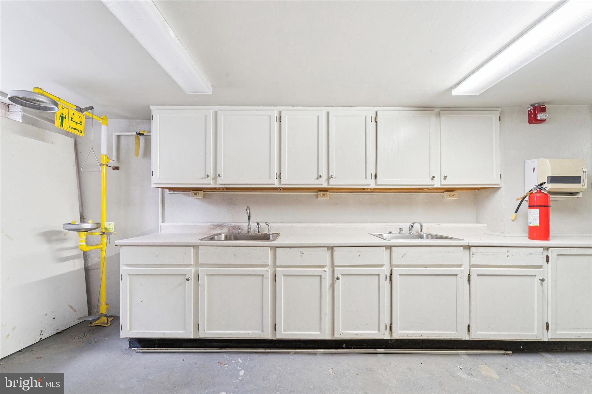 RITTENHOUSE SQUARE - Residential Income