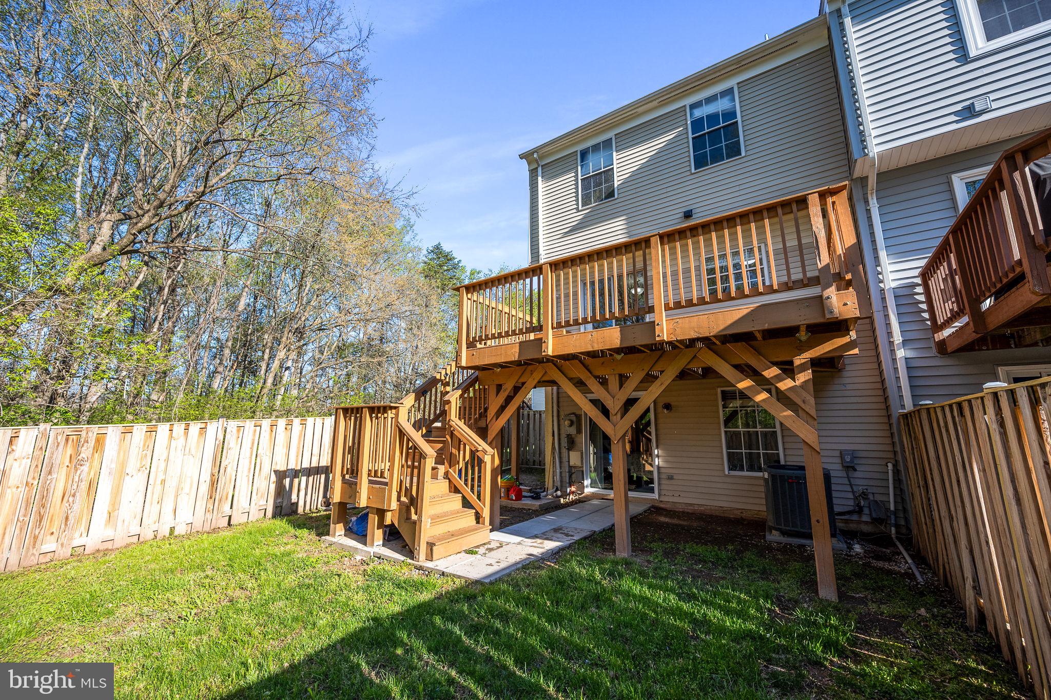 LONDON TOWNE - Residential