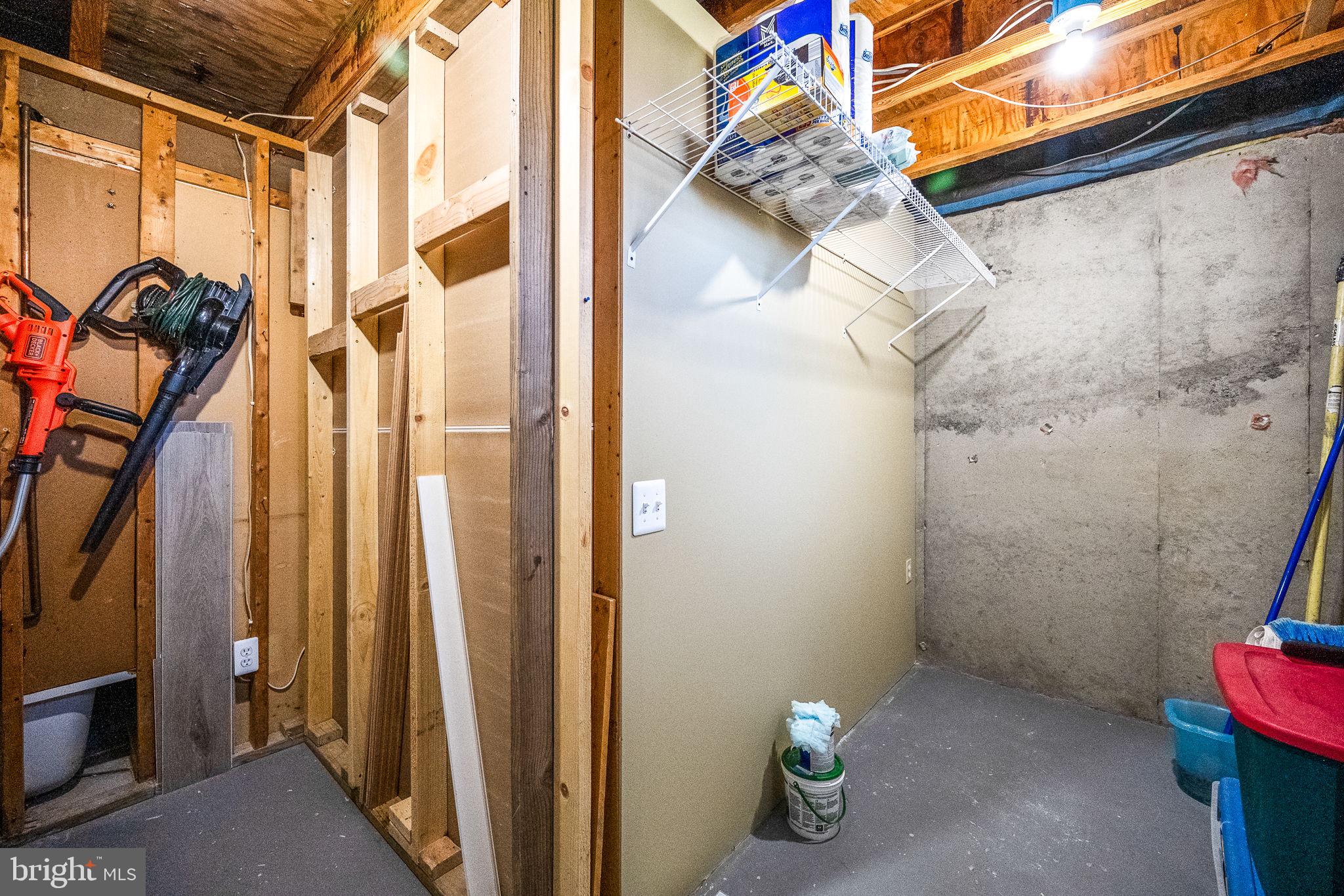 LONDON TOWNE - Residential