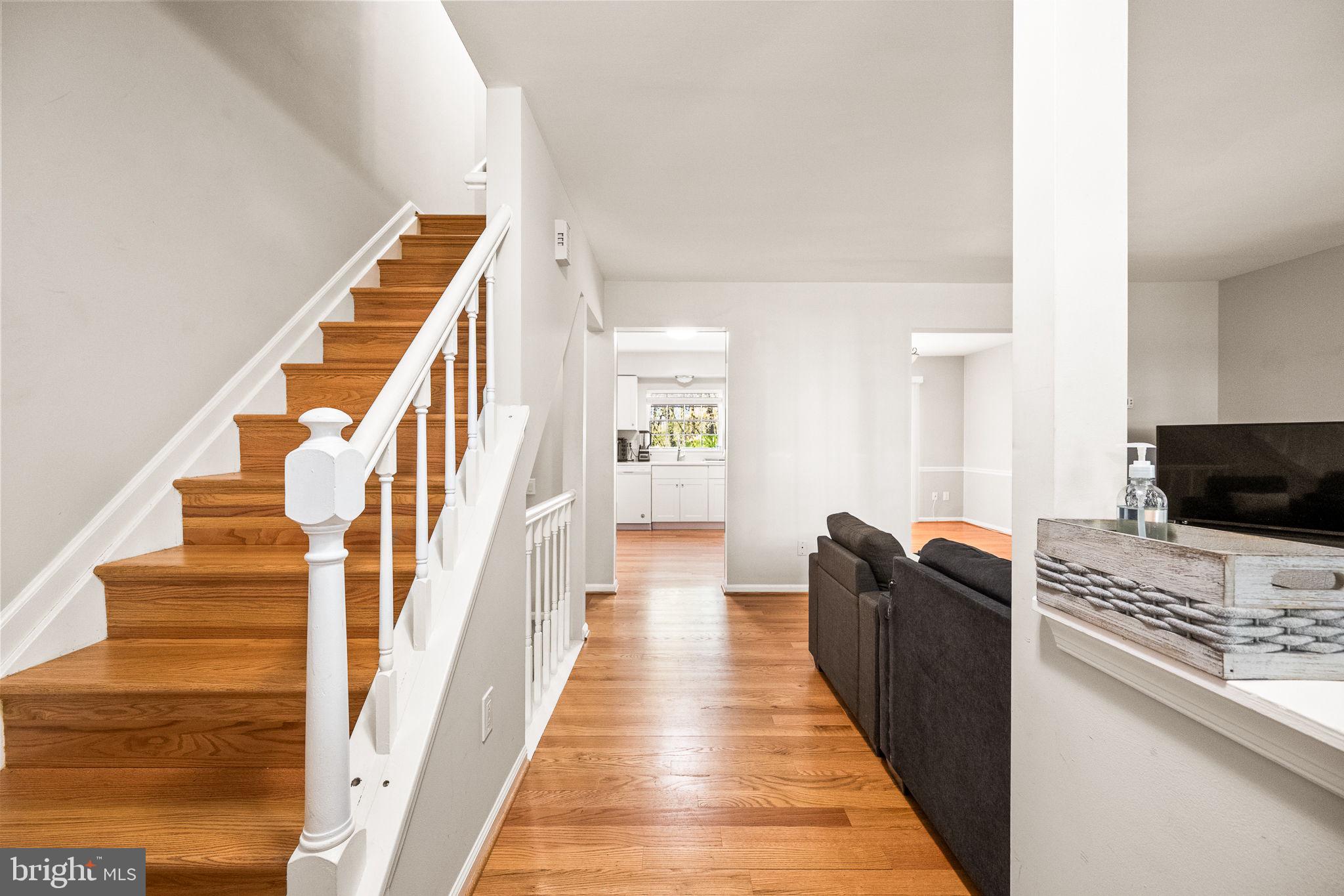 LONDON TOWNE - Residential