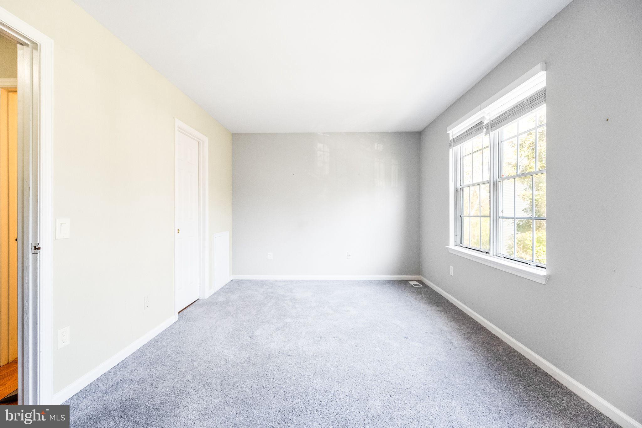 LONDON TOWNE - Residential