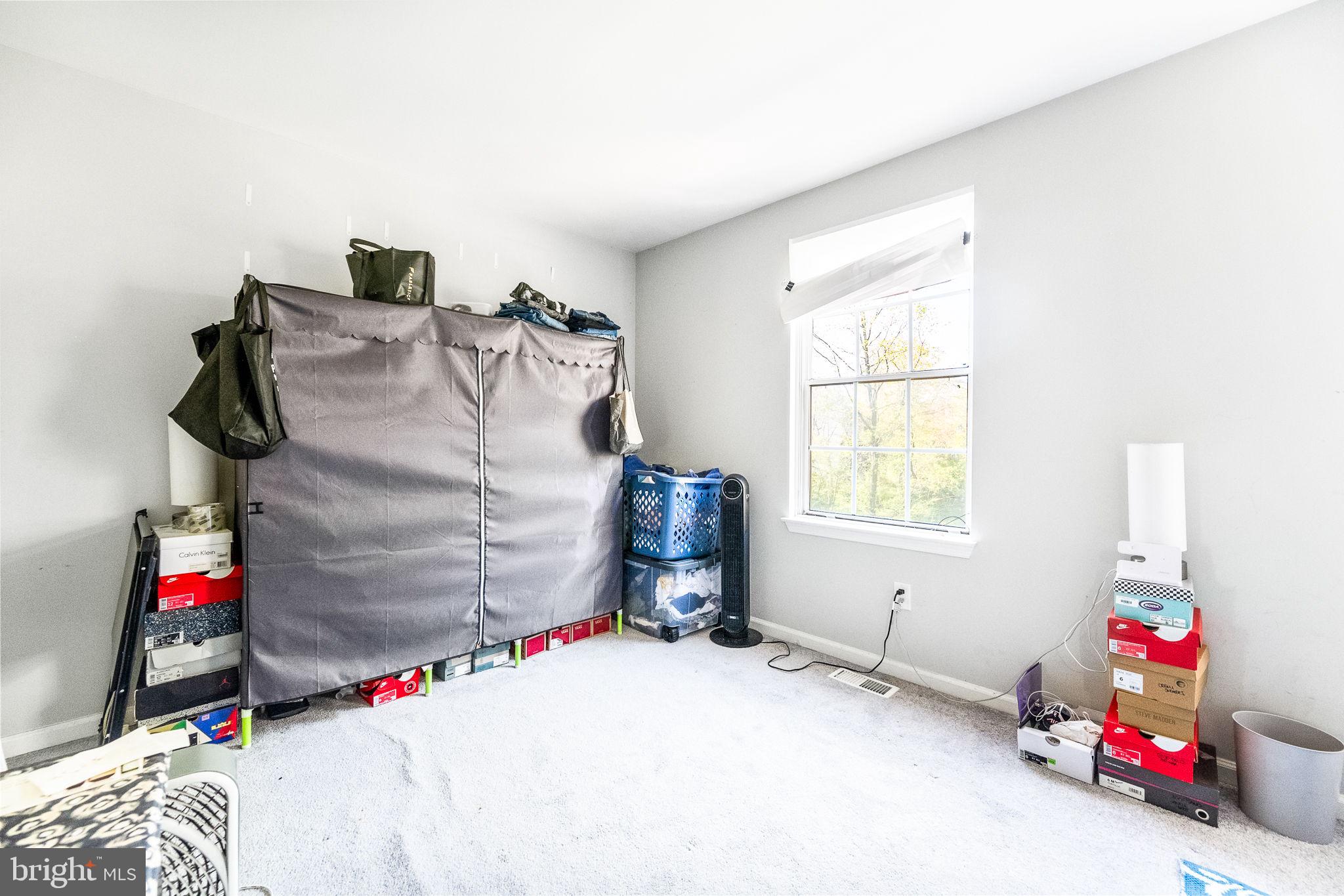 LONDON TOWNE - Residential