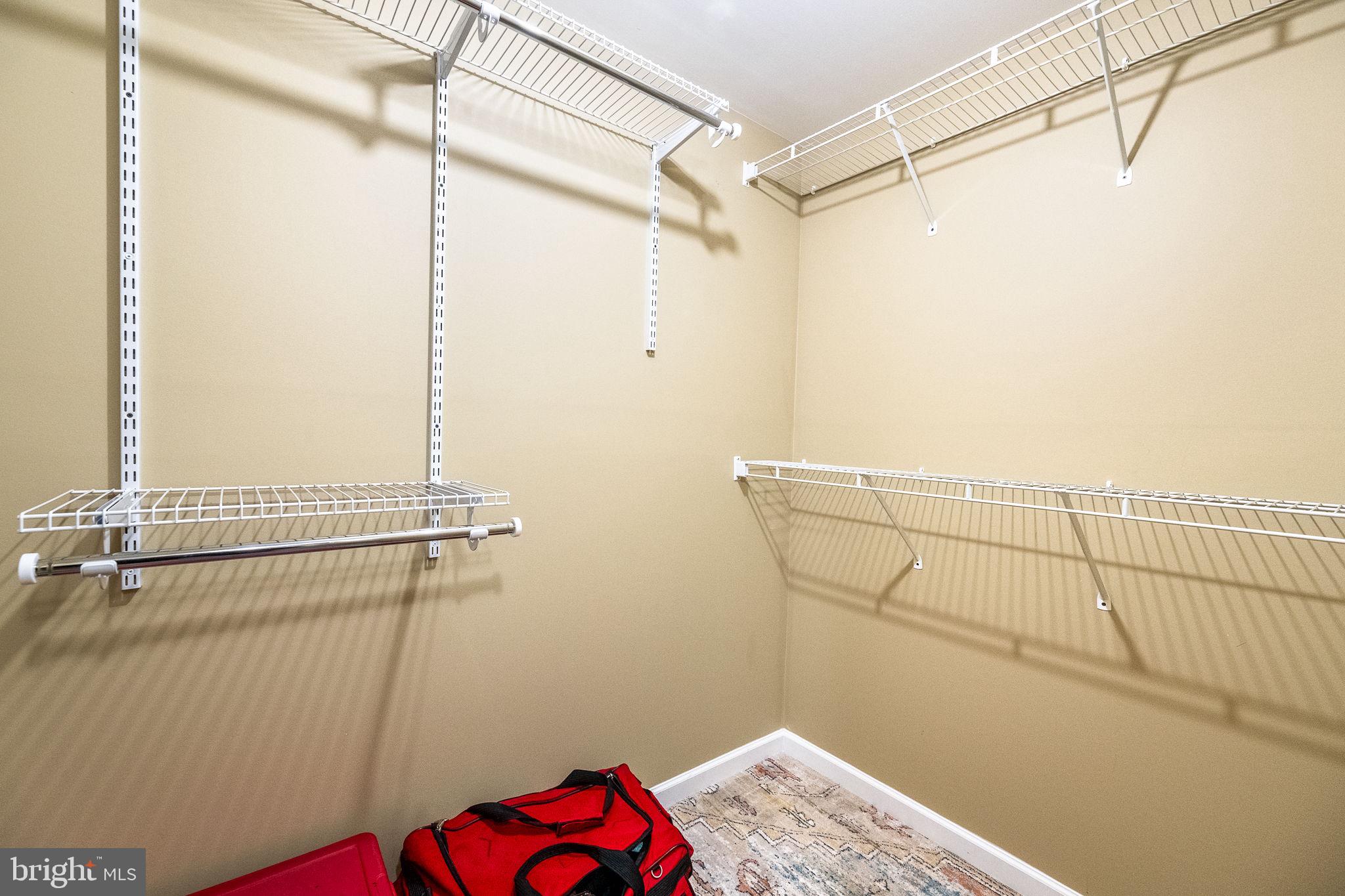 LONDON TOWNE - Residential