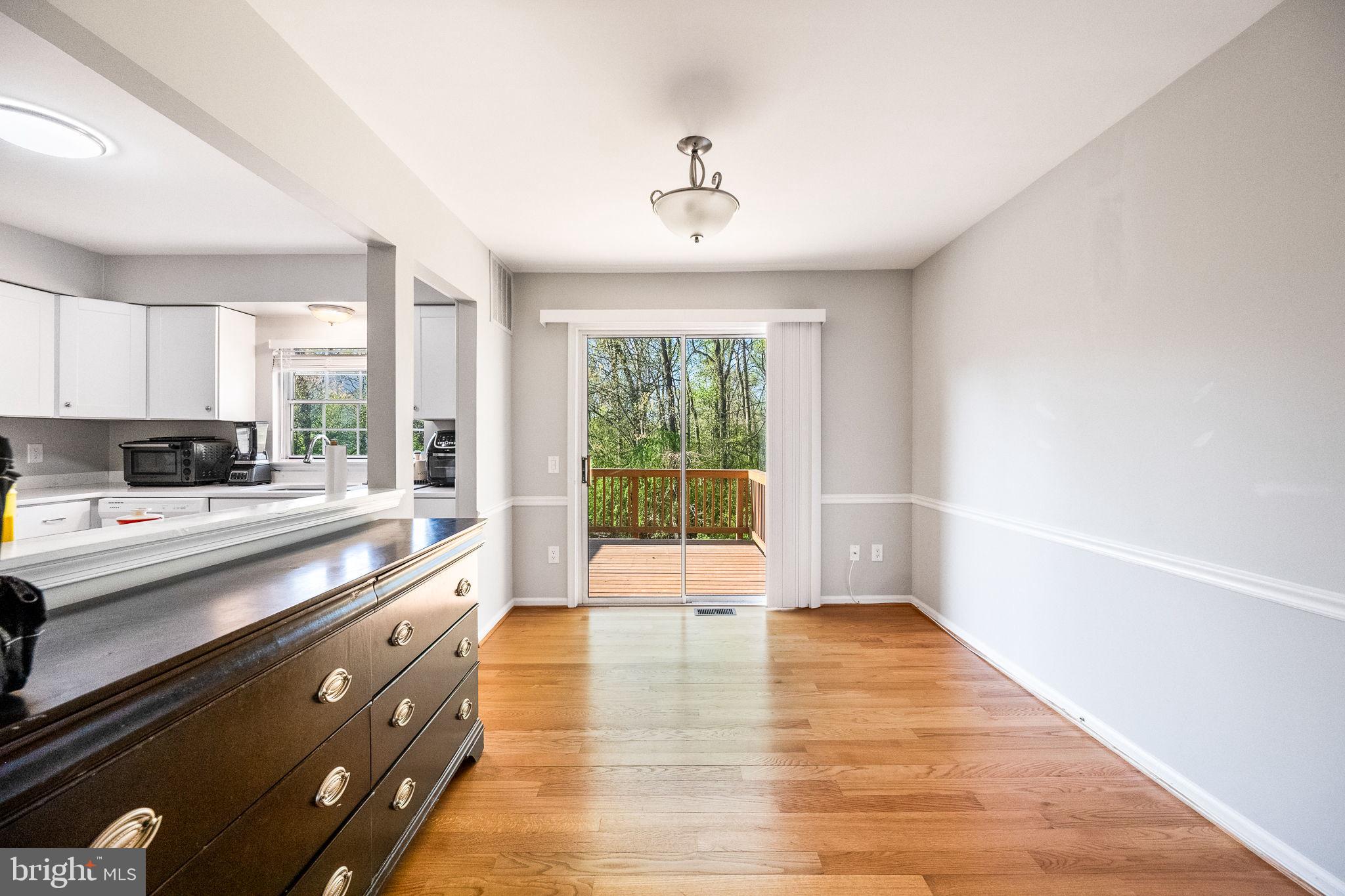 LONDON TOWNE - Residential