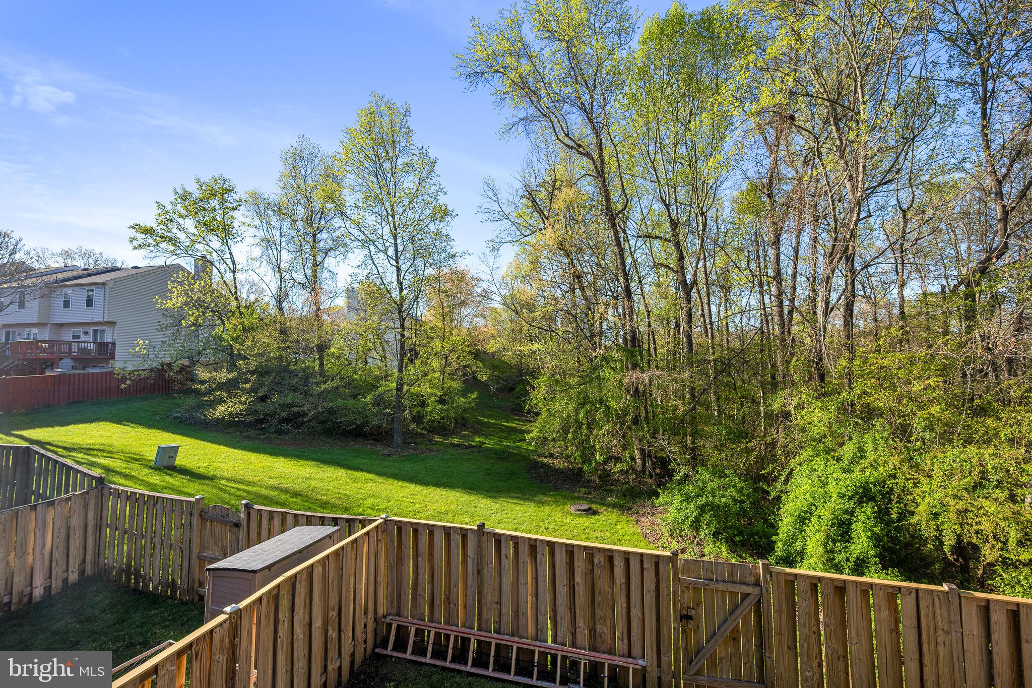 LONDON TOWNE - Residential