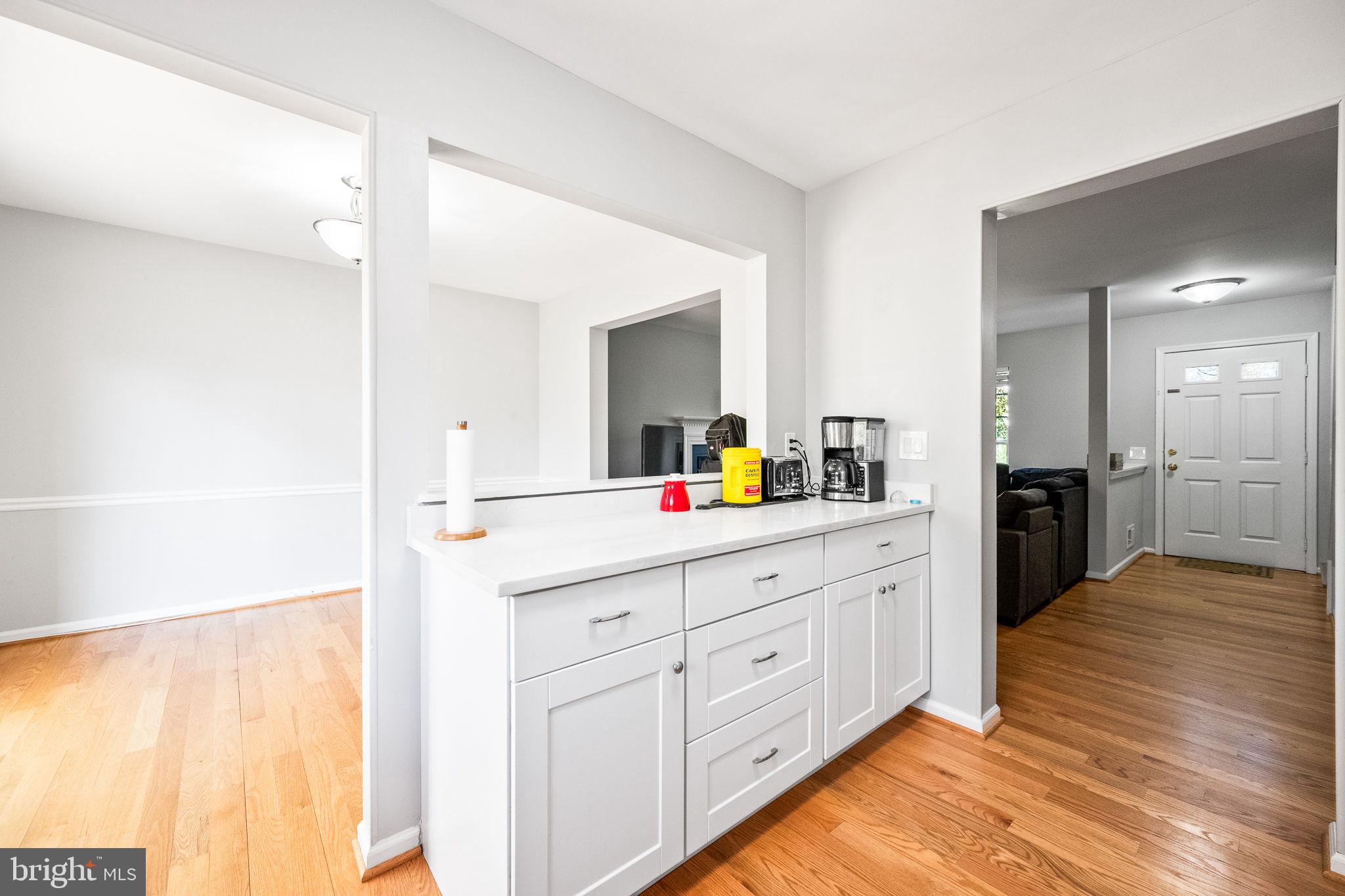 LONDON TOWNE - Residential