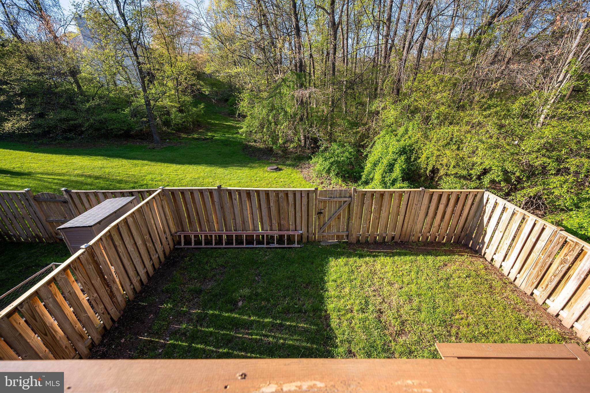 LONDON TOWNE - Residential