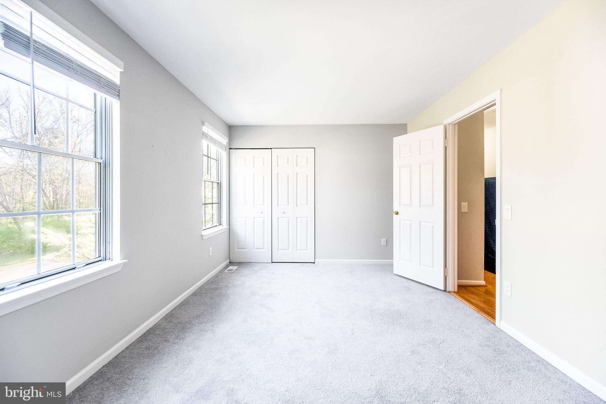 LONDON TOWNE - Residential