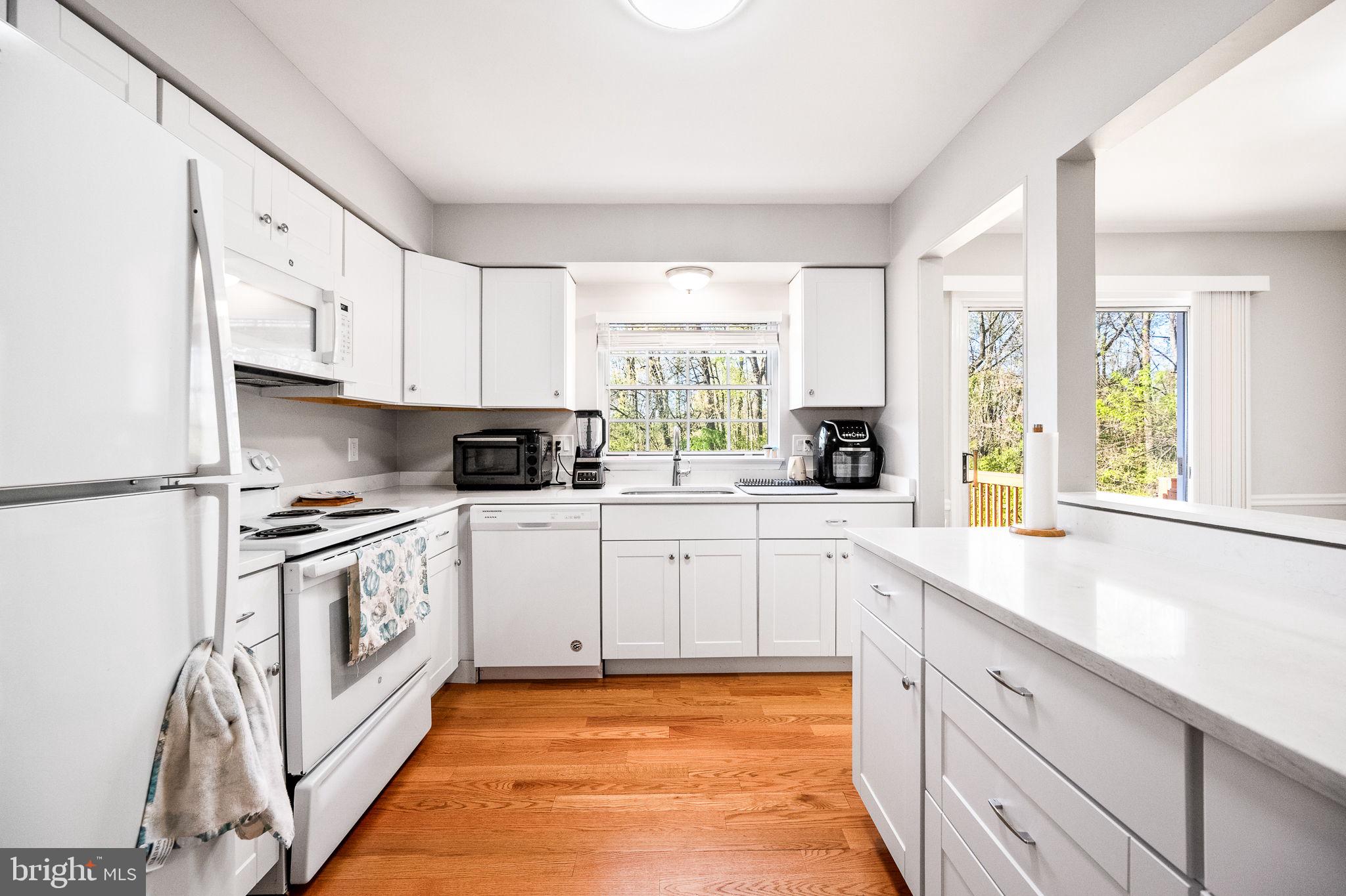 LONDON TOWNE - Residential