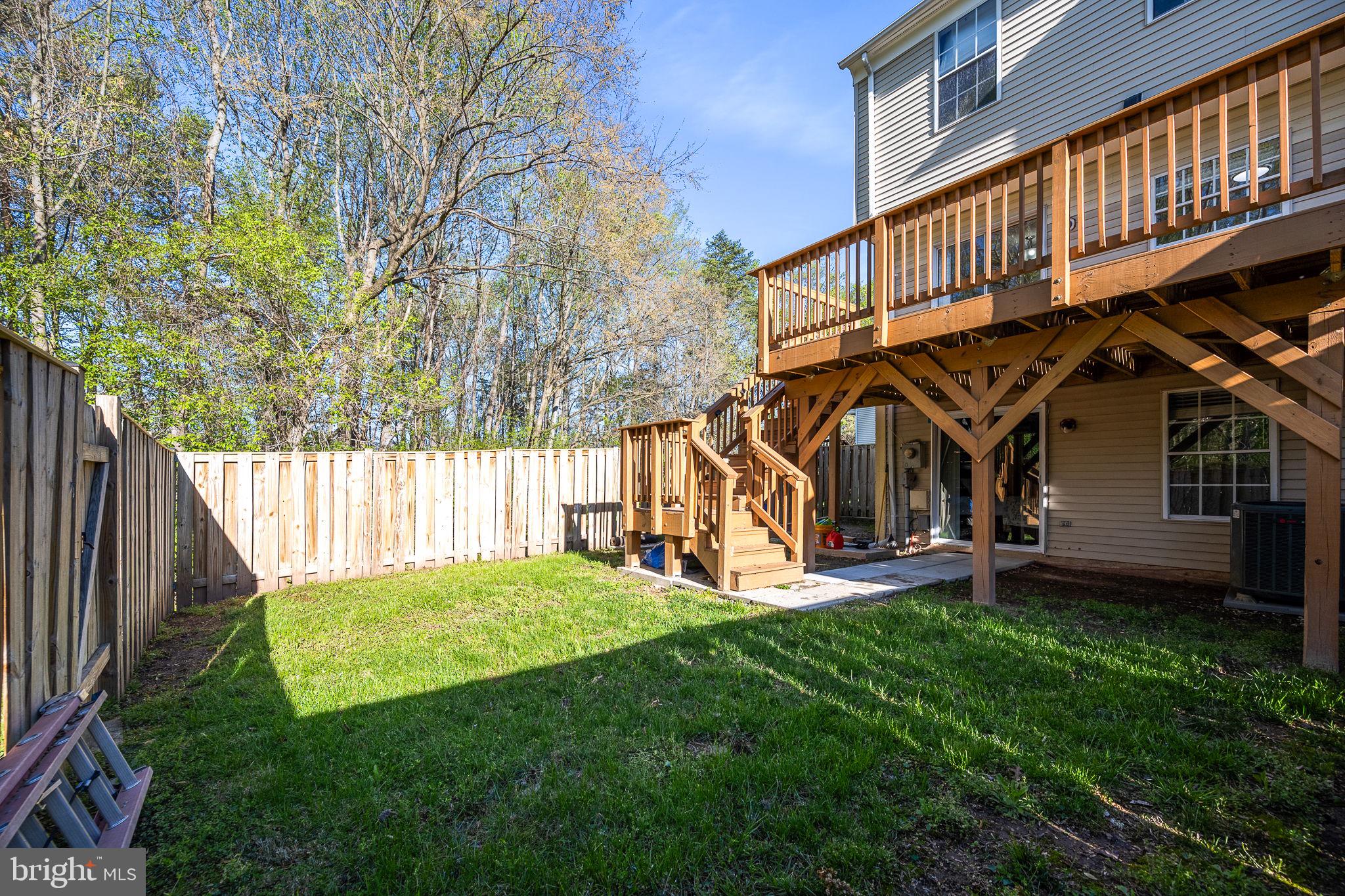 LONDON TOWNE - Residential