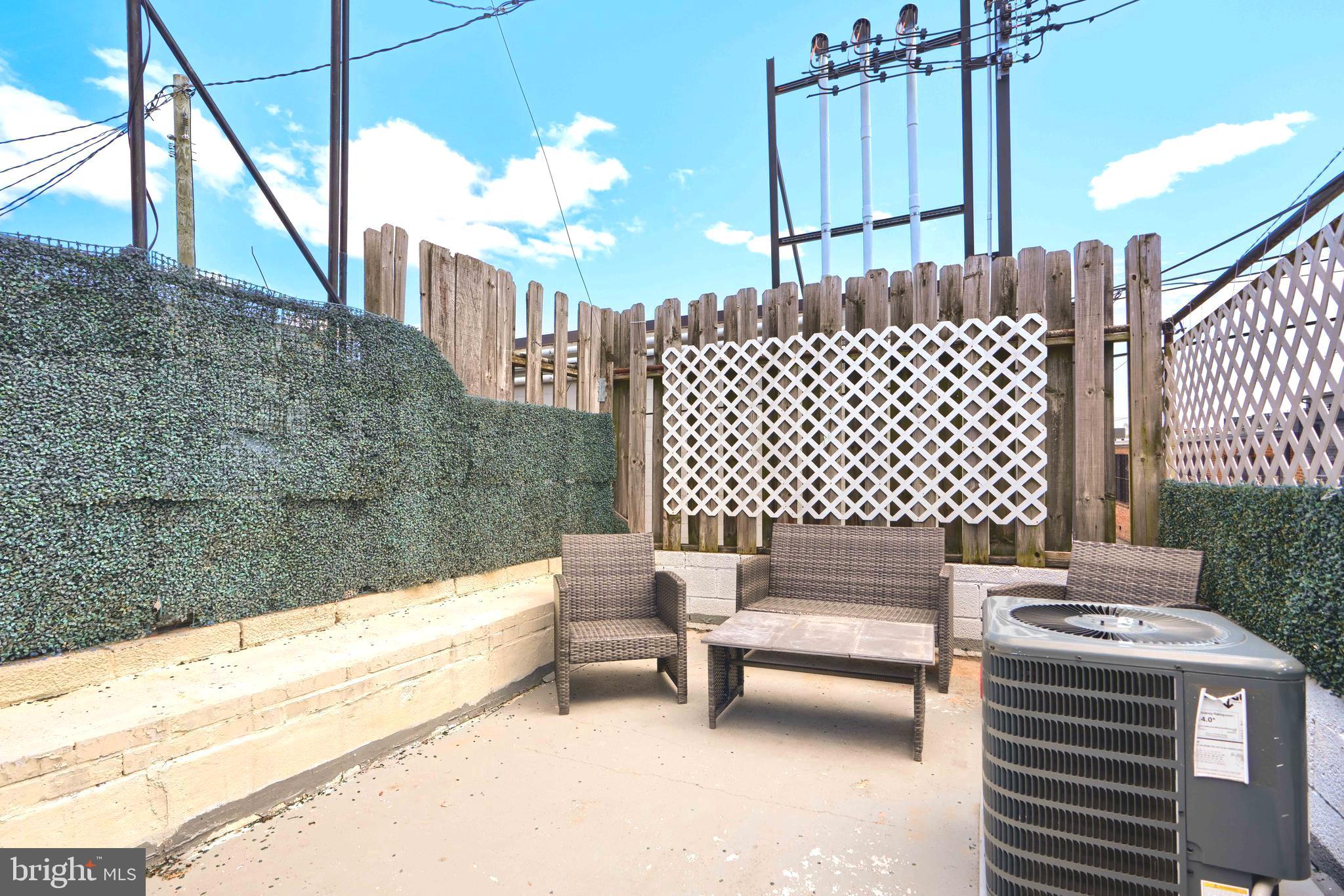 HIGHLANDTOWN - Residential