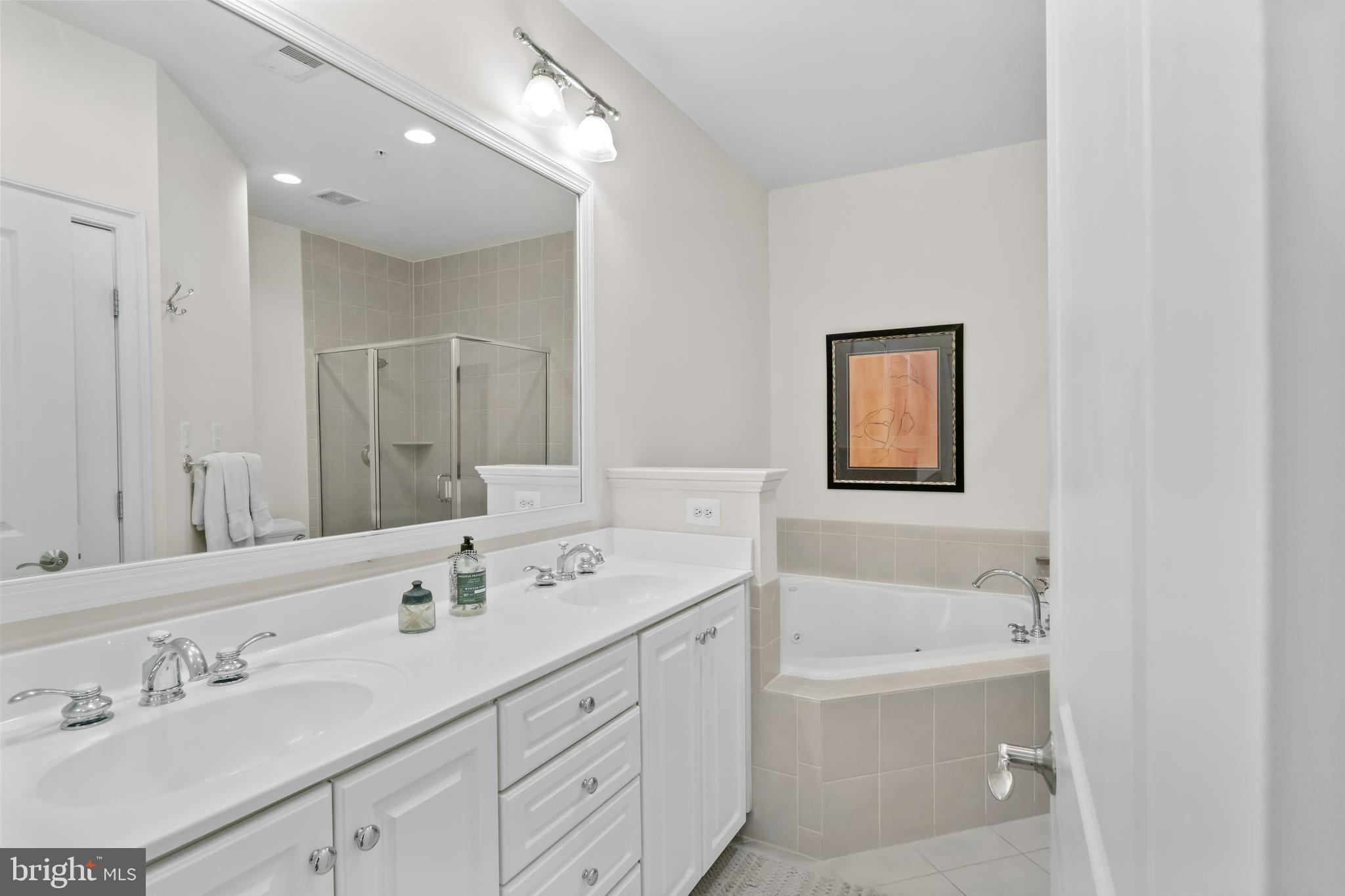 CHATHAM SQUARE - Residential