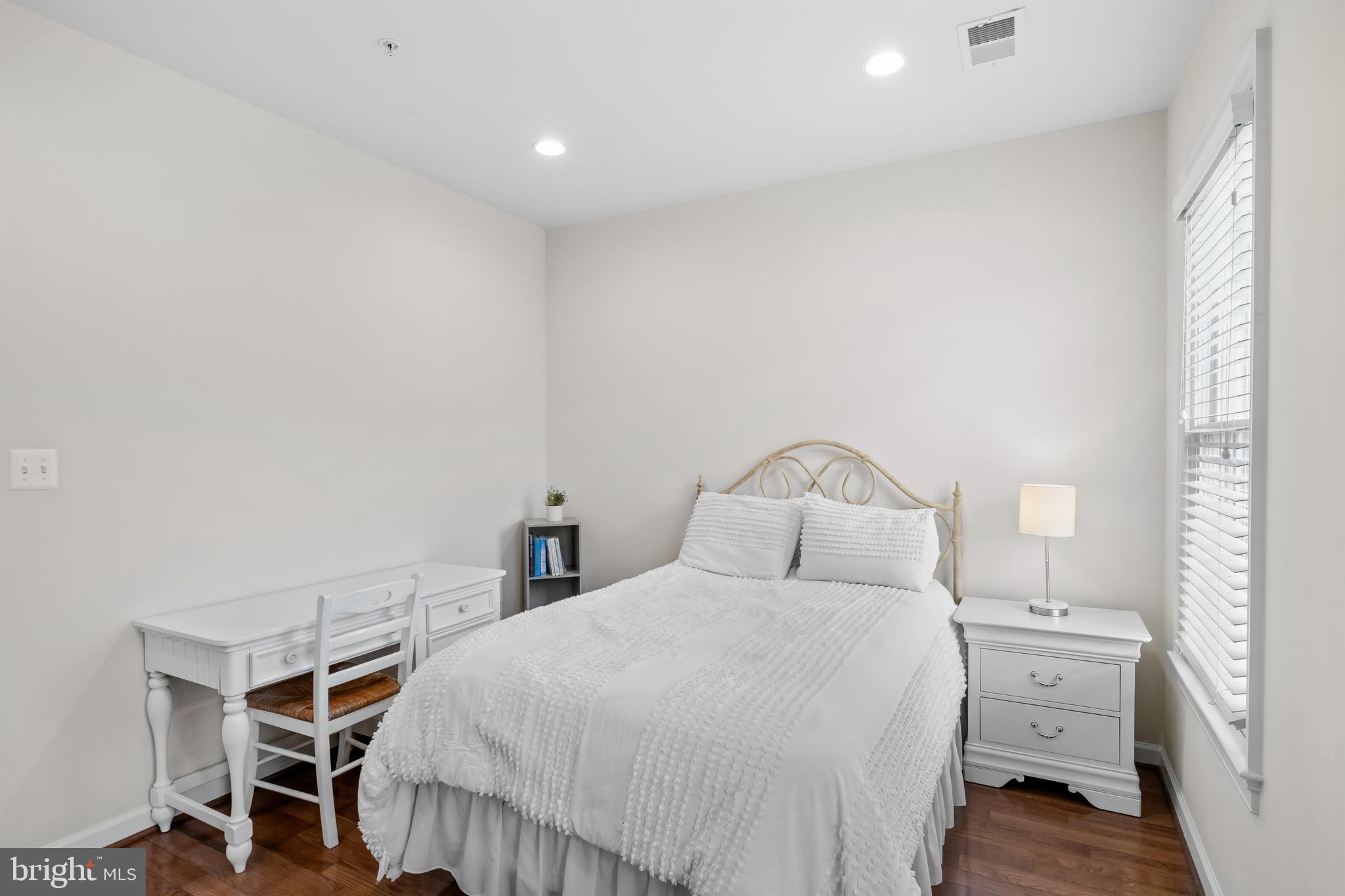 CHATHAM SQUARE - Residential