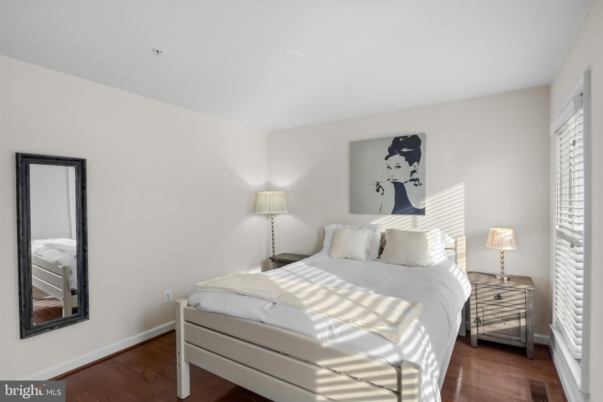 CHATHAM SQUARE - Residential