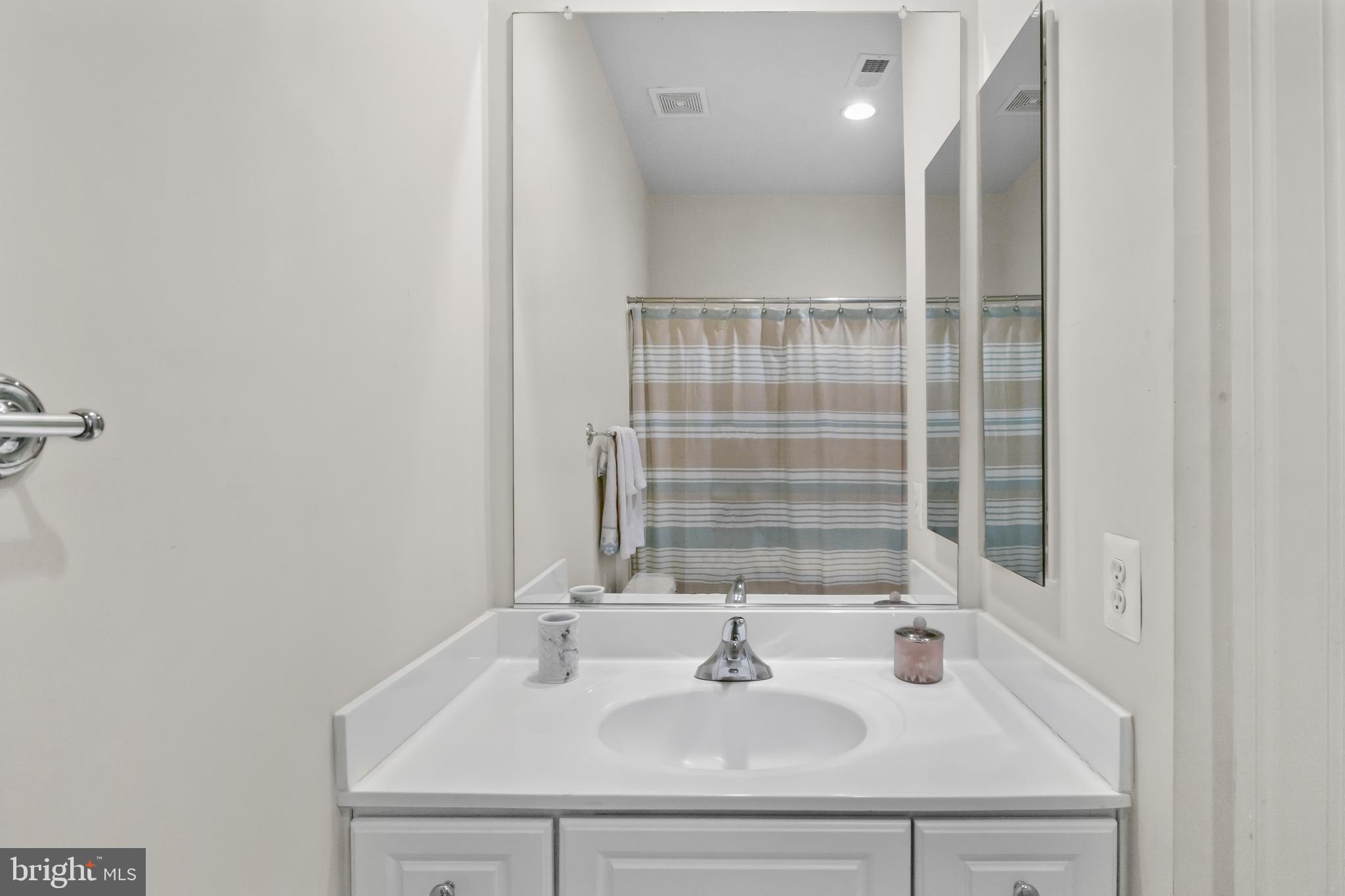 CHATHAM SQUARE - Residential