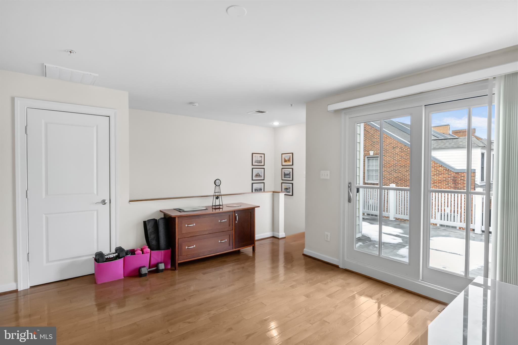 CHATHAM SQUARE - Residential