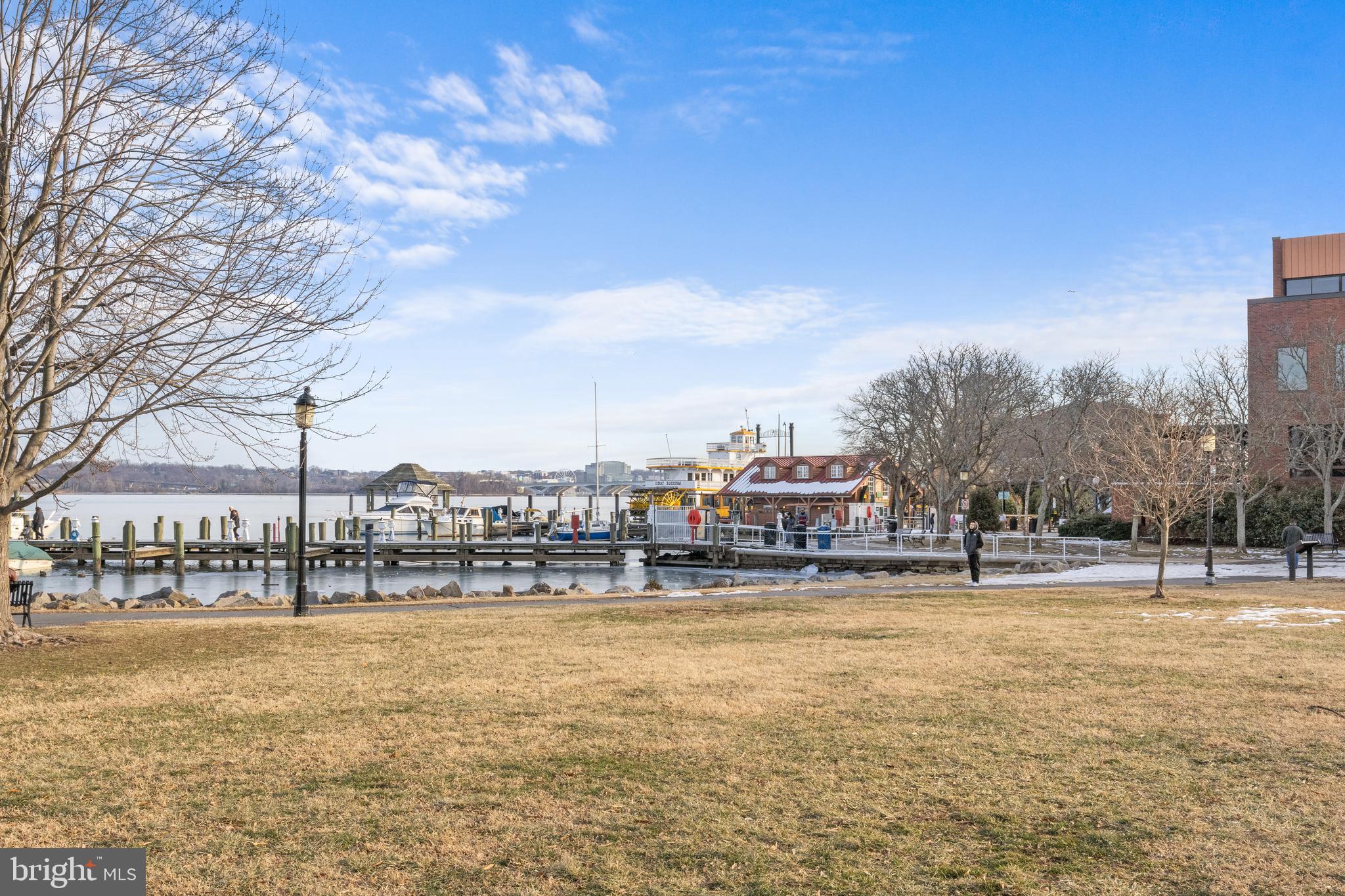 CHATHAM SQUARE - Residential